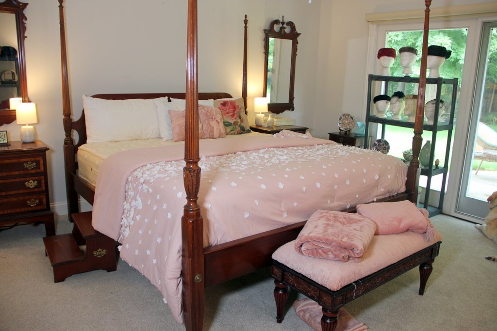 Dixie Furniture 4 Poster King Bed
