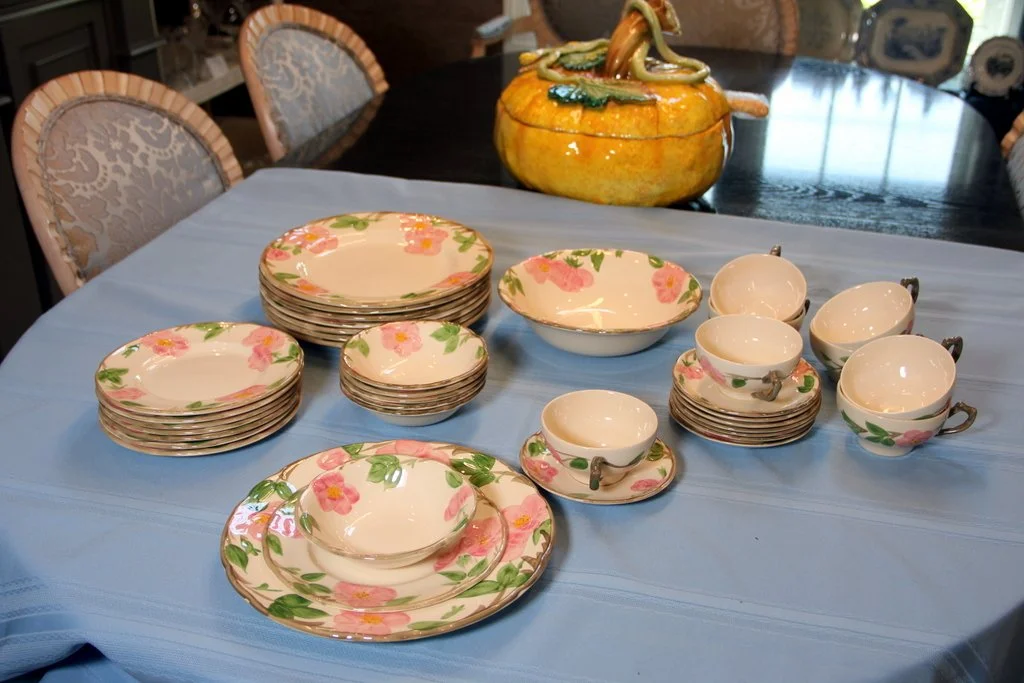 39 pcs. Franciscan Desert Rose