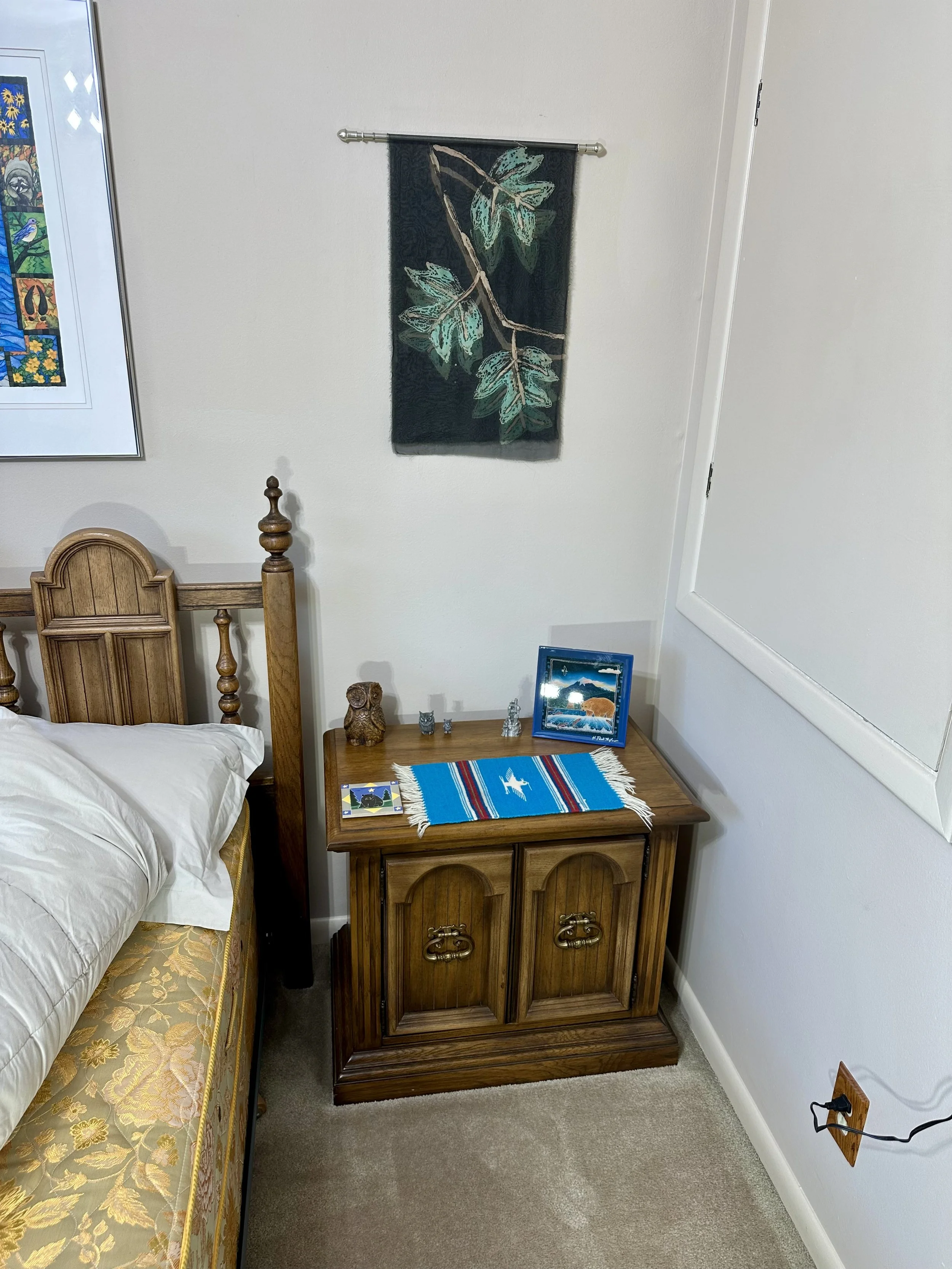 Broyhill full bedroom set with double dresser with two mirrors, two nightstands and a full bed