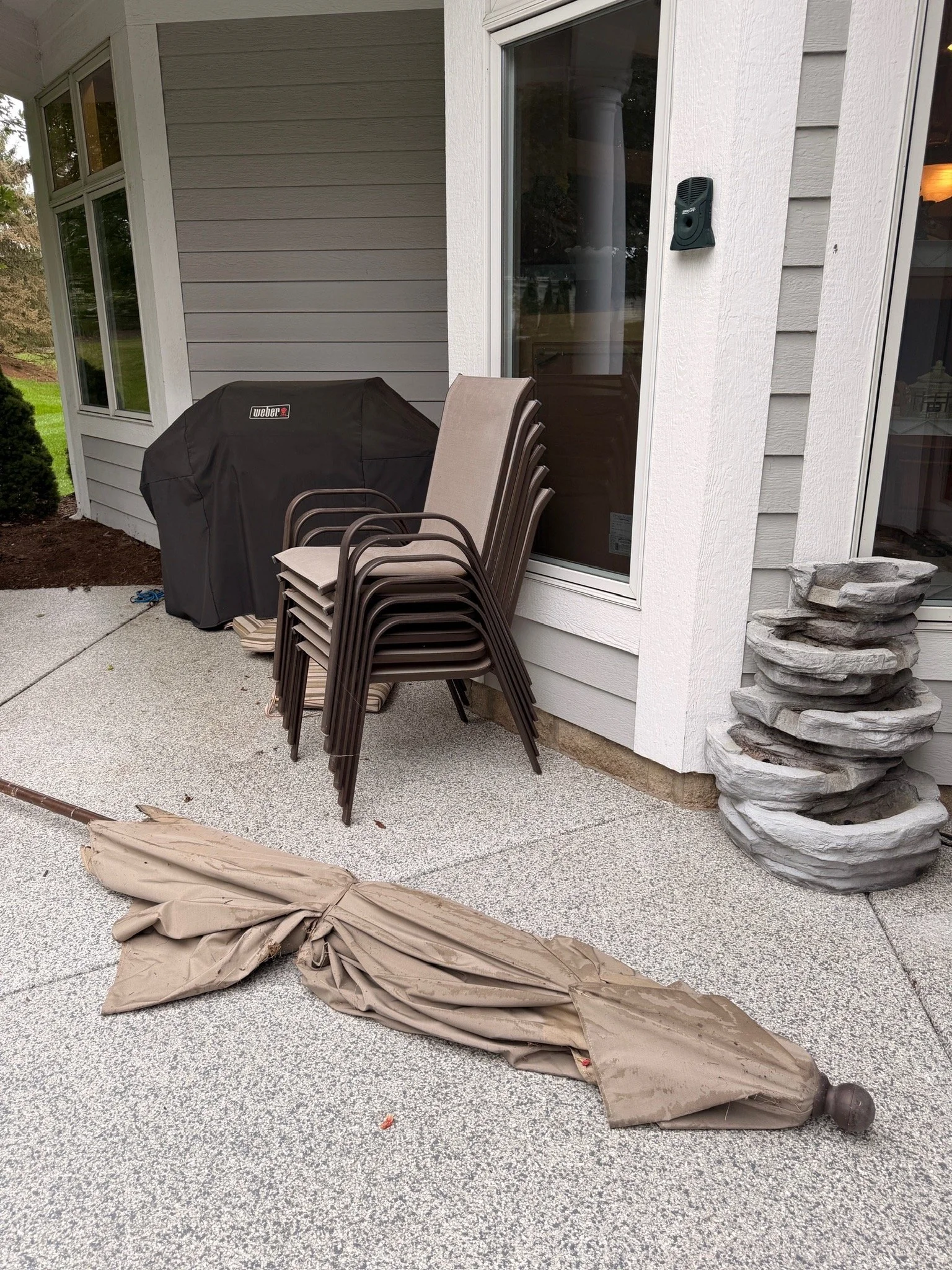 Outdoor patio chairs, outdoor umbrella