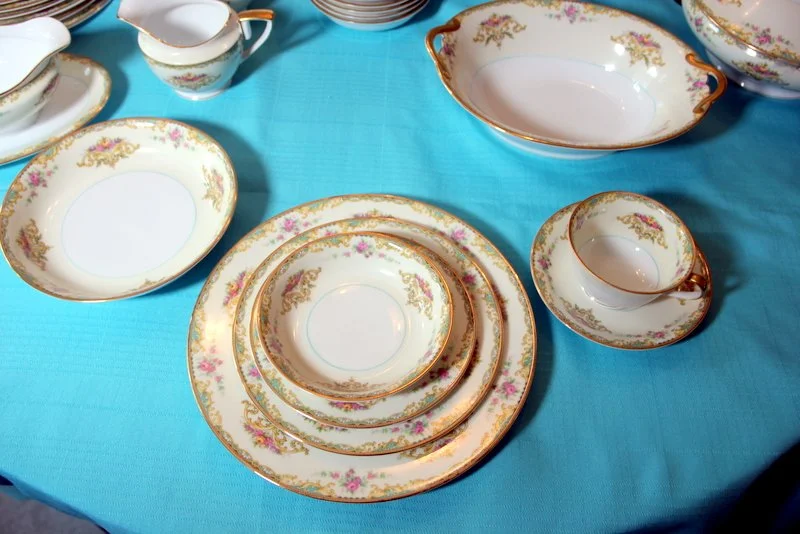 91 pcs. Noritake Gloria