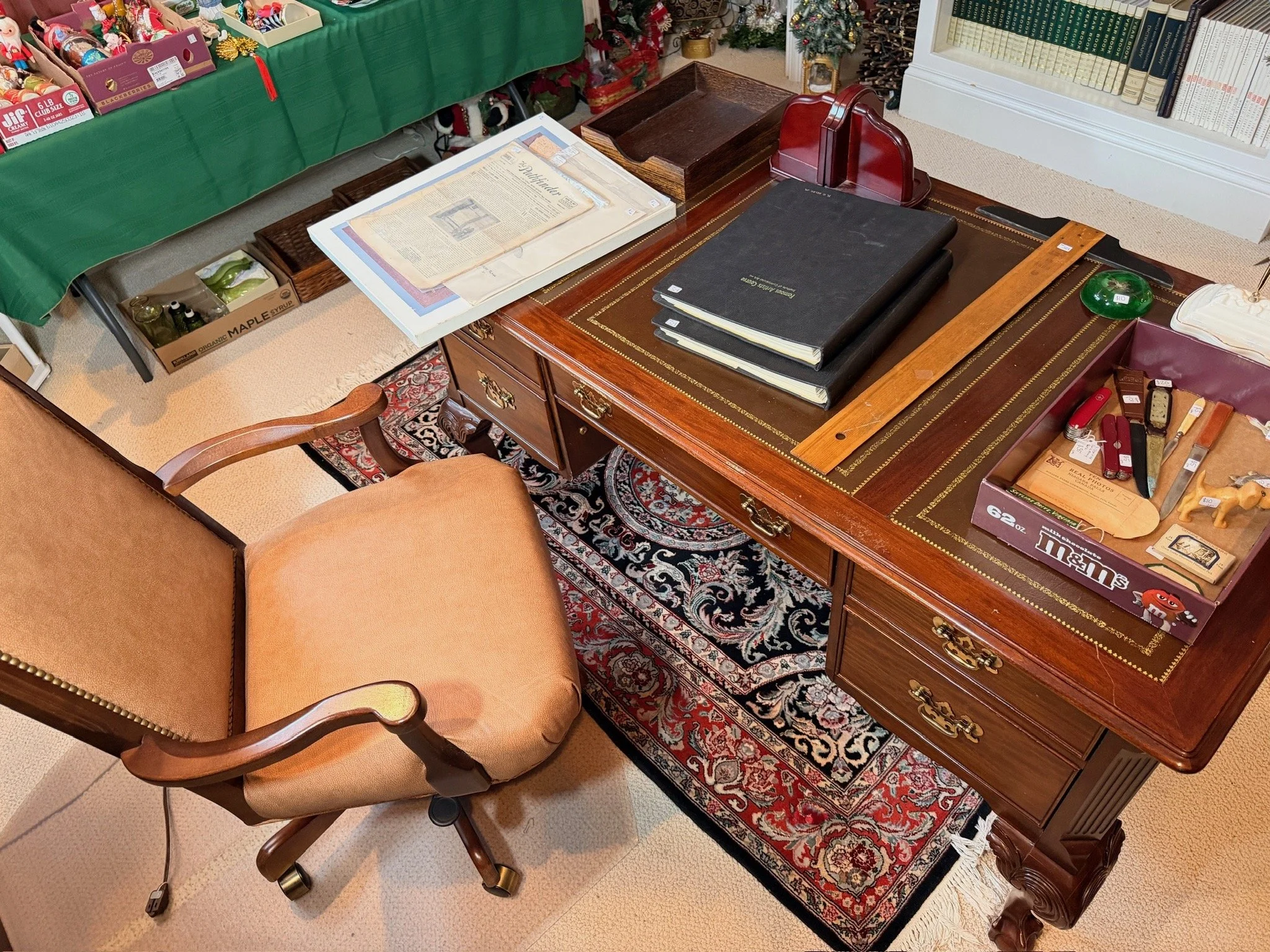 Office chair and desk