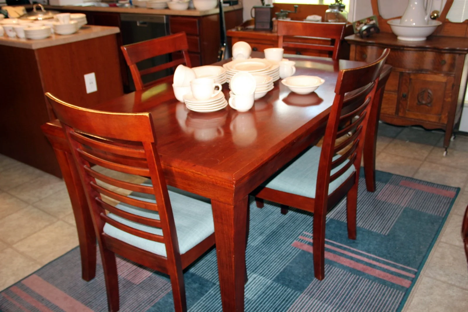 Kitchen Table & 4 Chairs