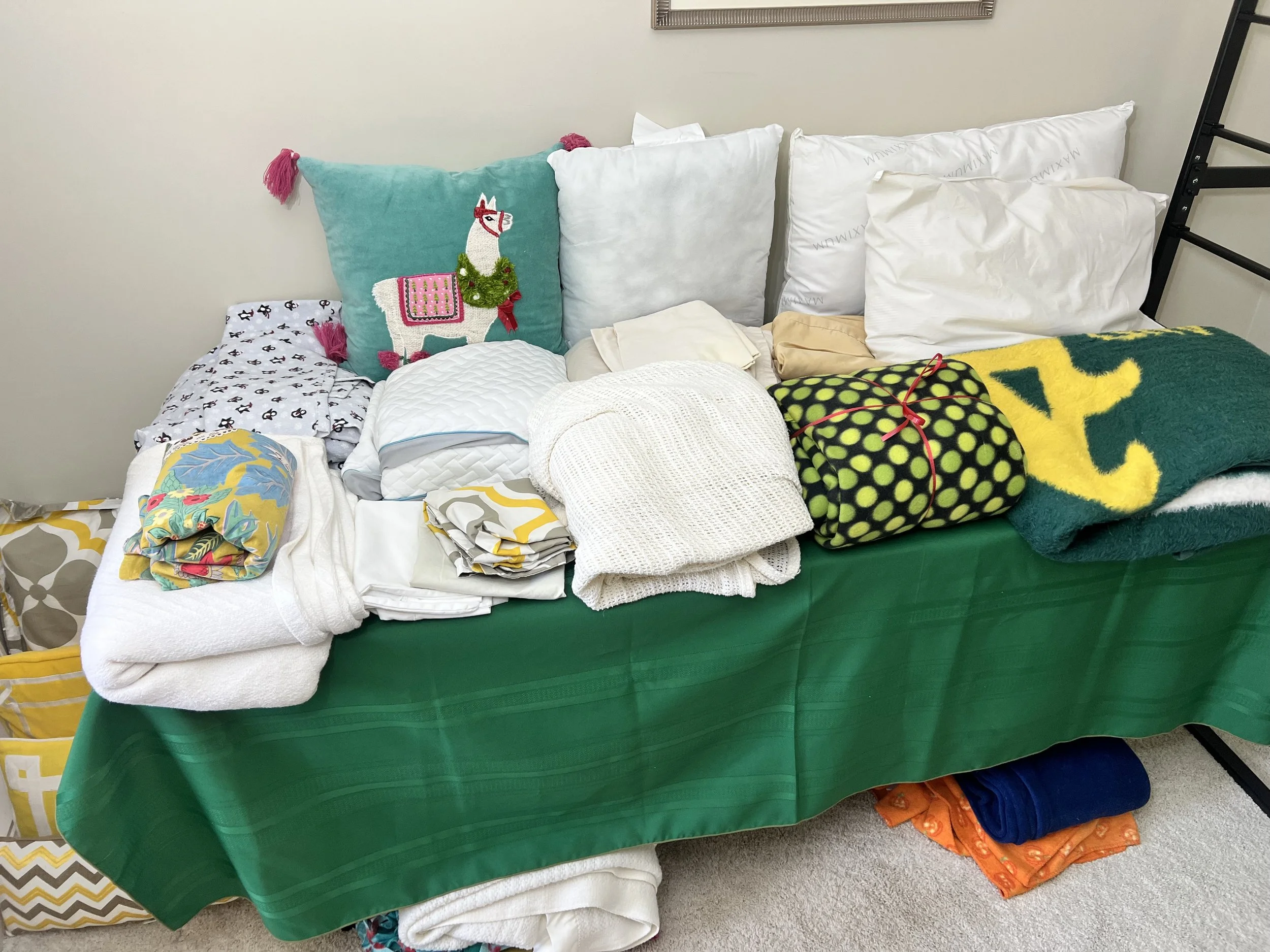 Throw pillows and linens