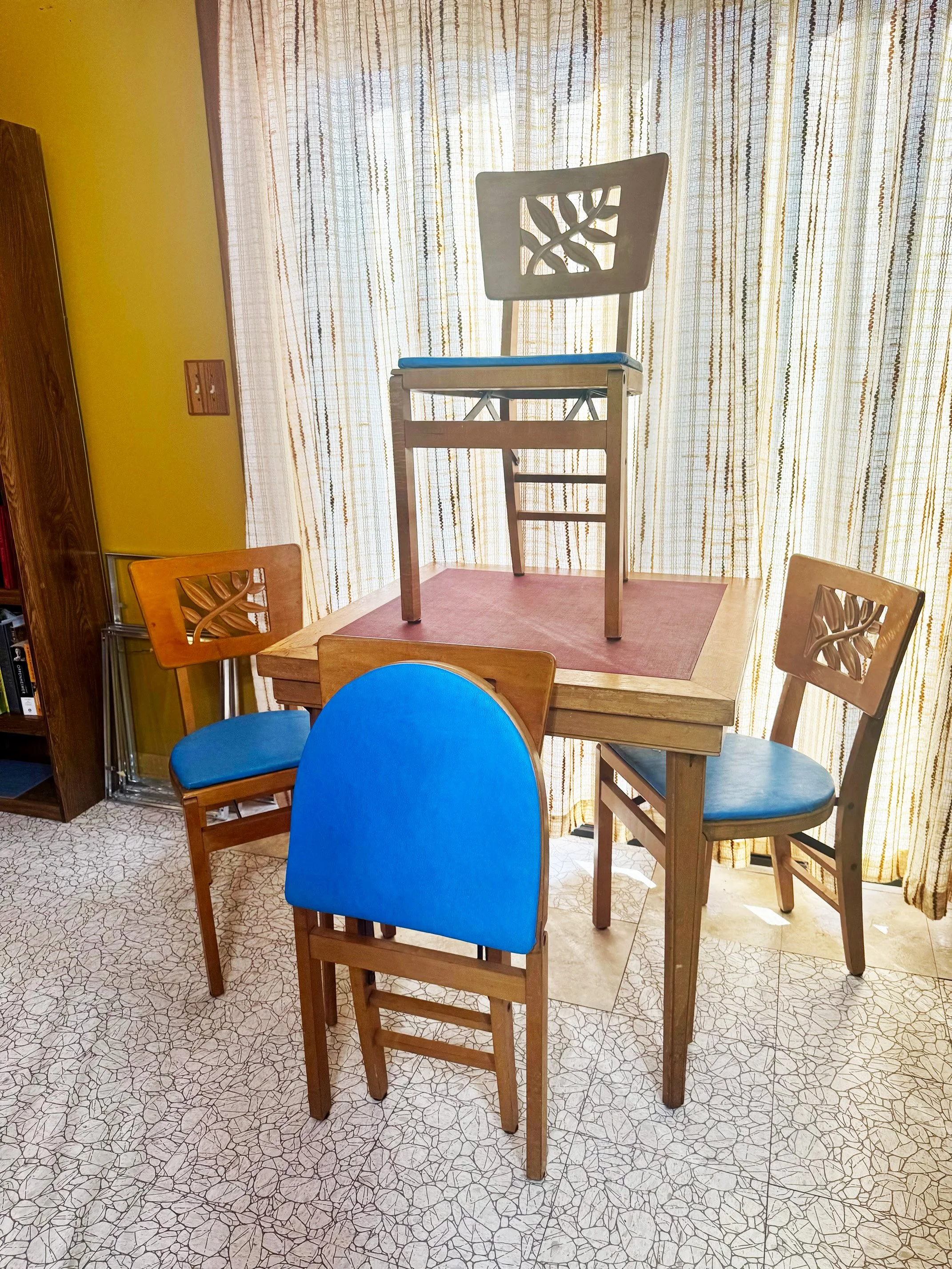 Vintage Stakmore table and 4 folding chairs