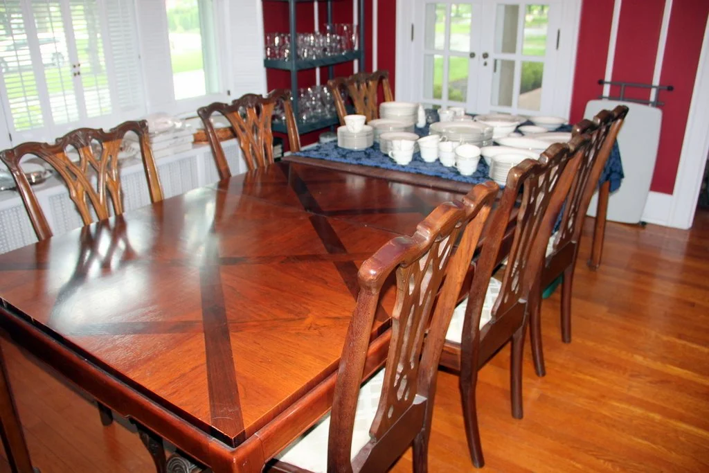 Dining Table with 8 Chairs & 2 Leaves,