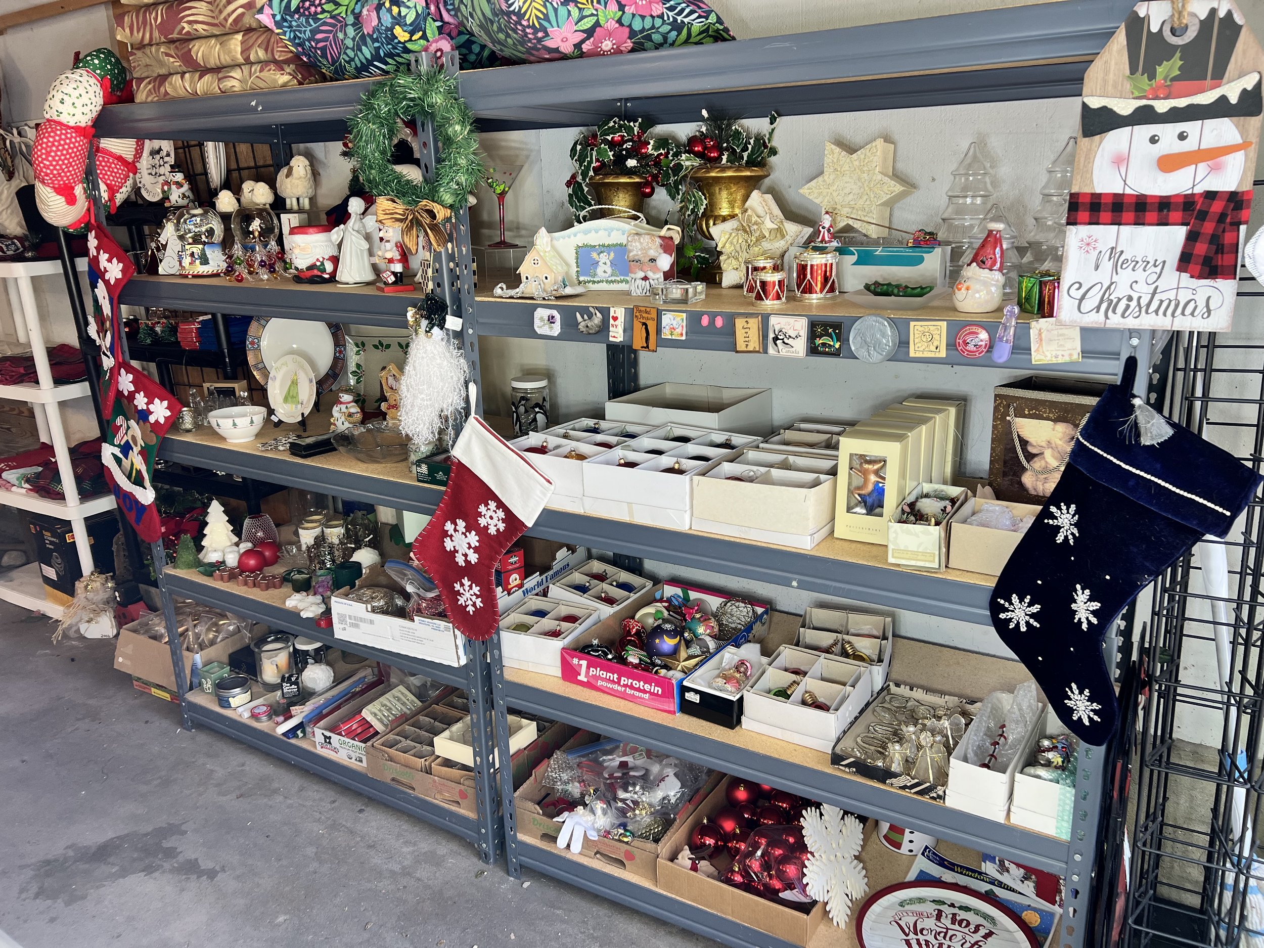 Various Christmas decor