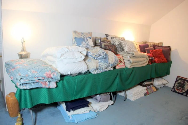 Comforters, Linens