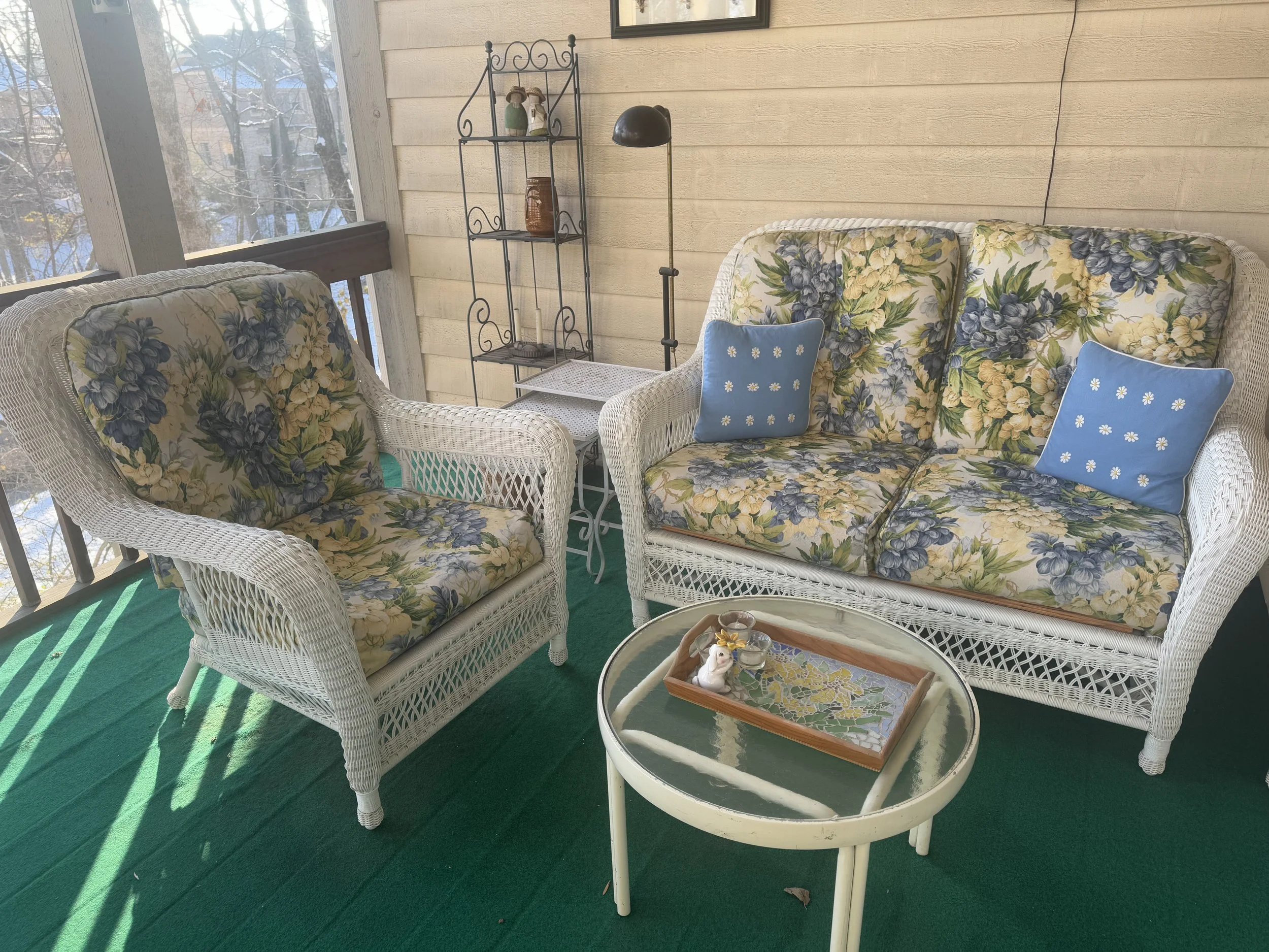 wicker outdoor furniture