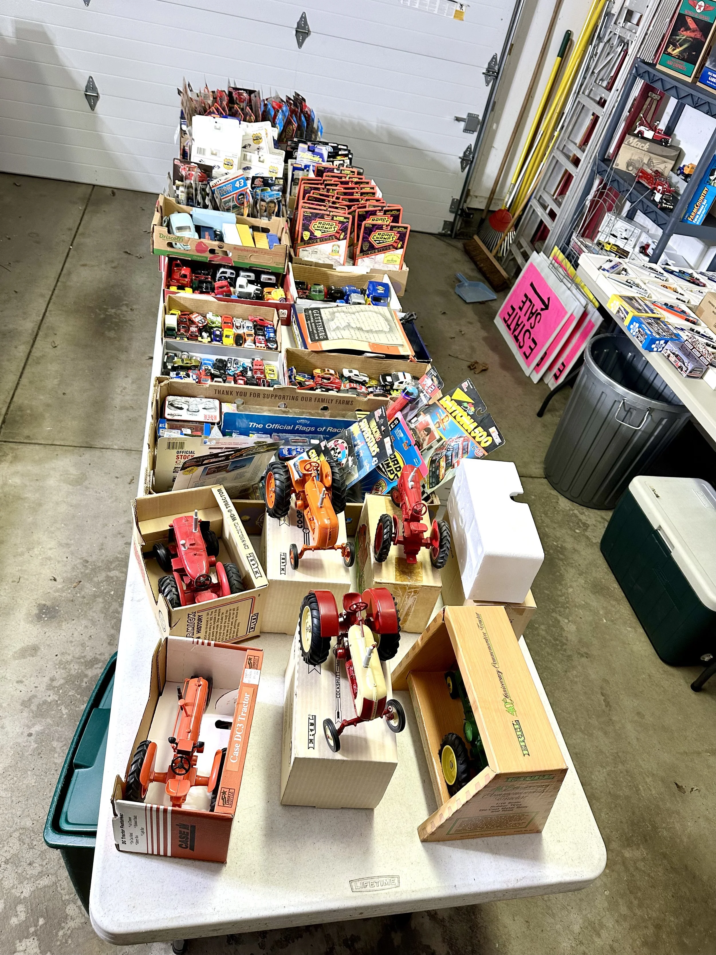 Collectable cars - road champs, hot wheels, etc