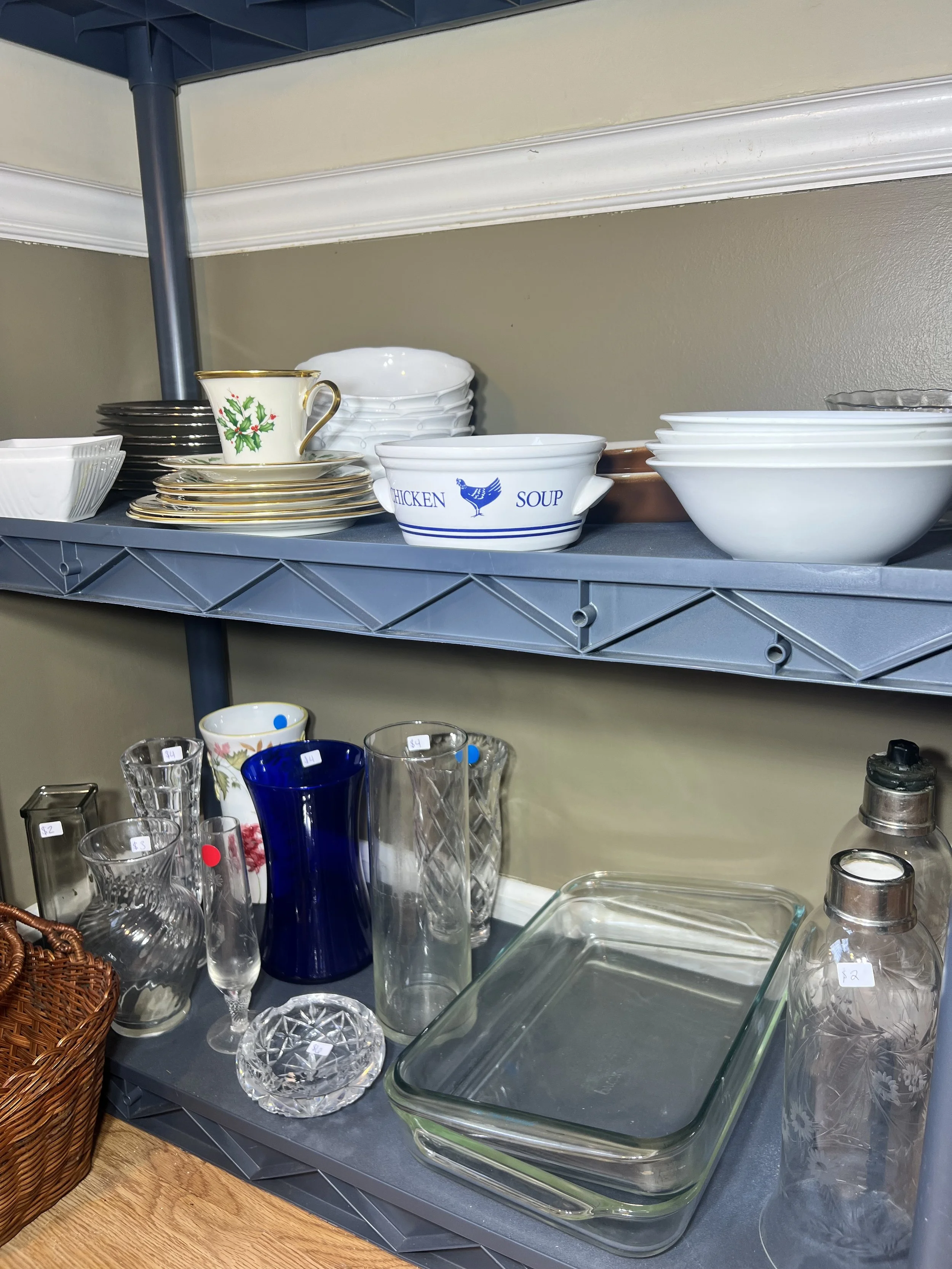 Lenox Christmas holly teacup, "Chicken Soup" ceramic bowl, various glass vases in cobalt blue and clear, and Pyrex glass baking dishes