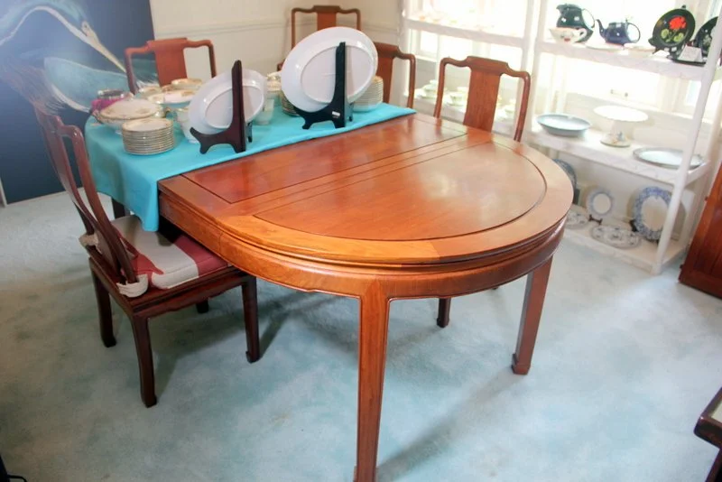 Beautiful Vintage Ming Style Dining Table with 3 Leaves and 8 Chairs
