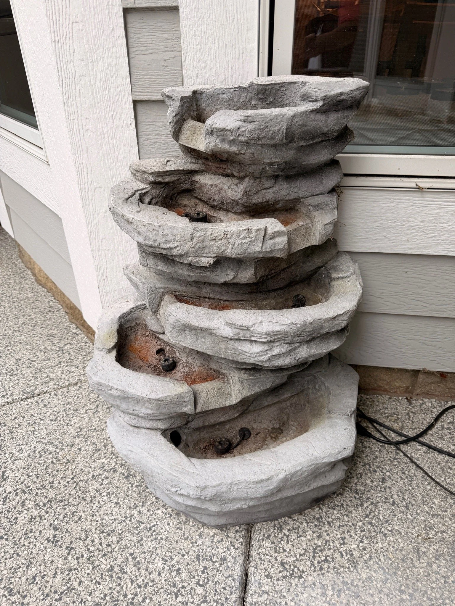 Outdoor waterfall fixture