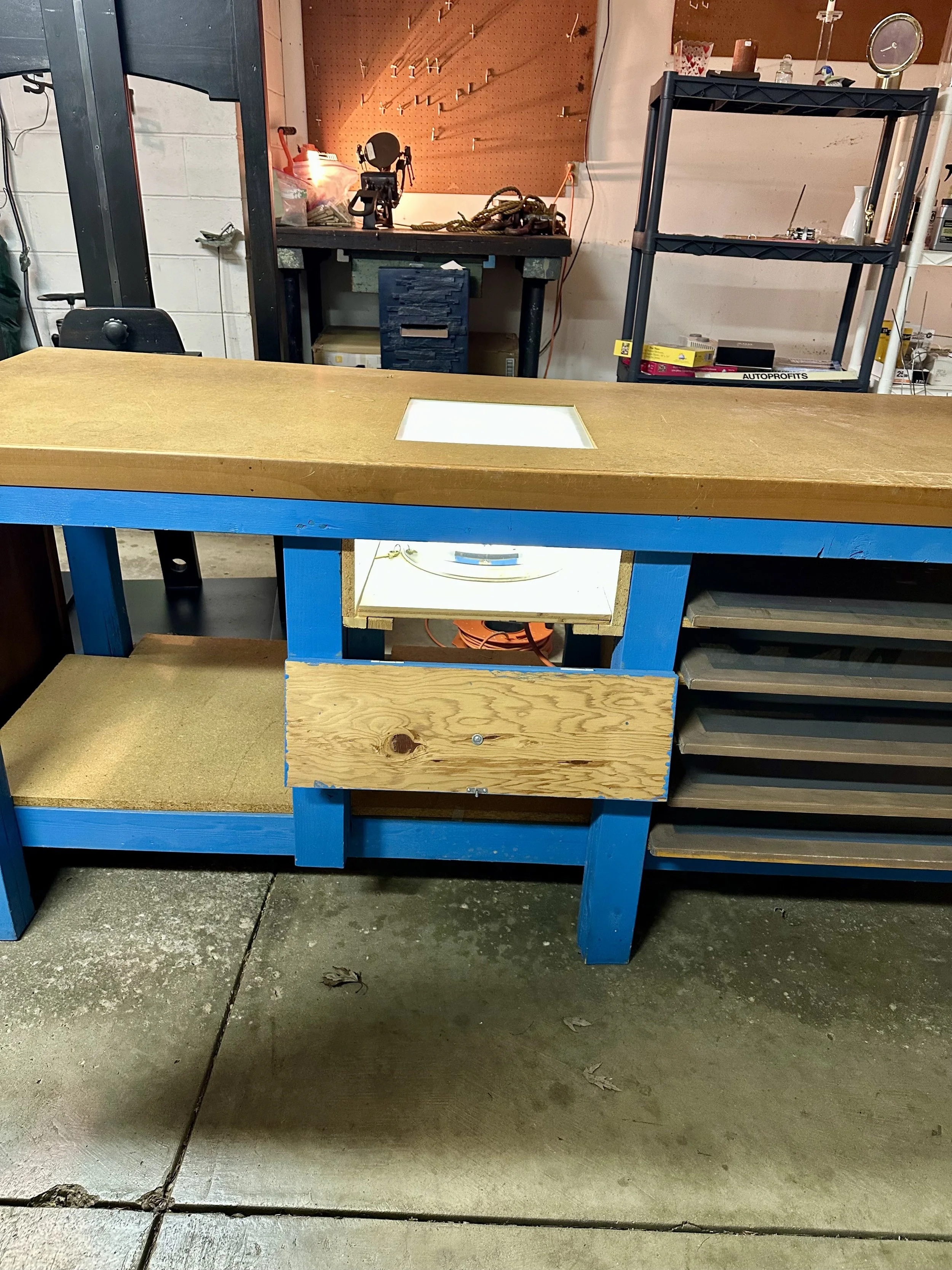 Custom-made desk for screen printing