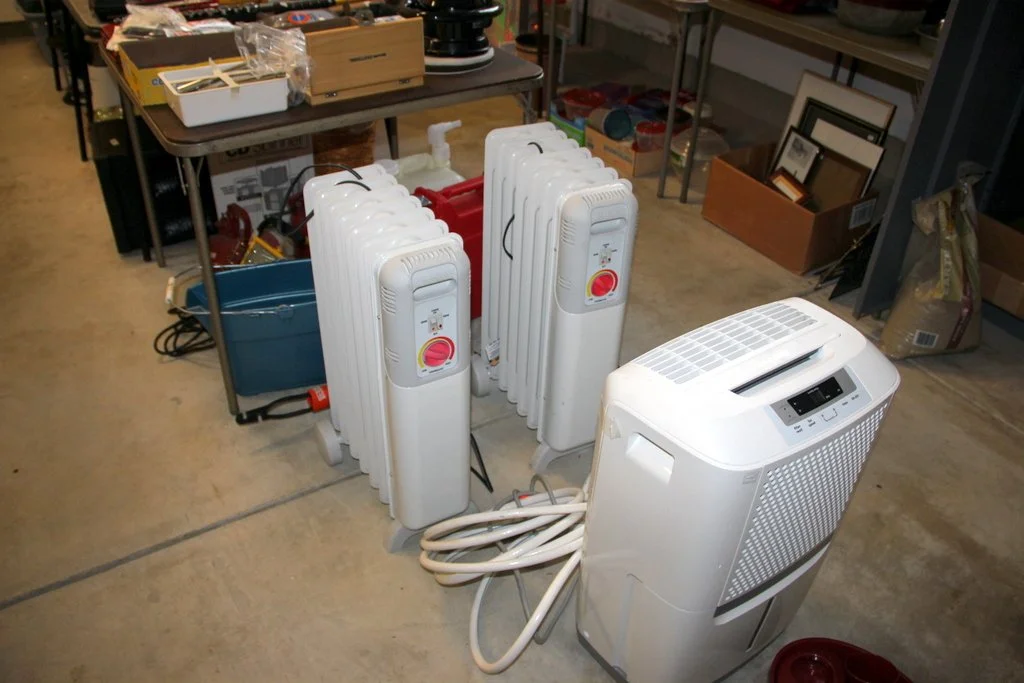 4 Lakewood Oil Filled Heaters, Kenmore Dehumidifier