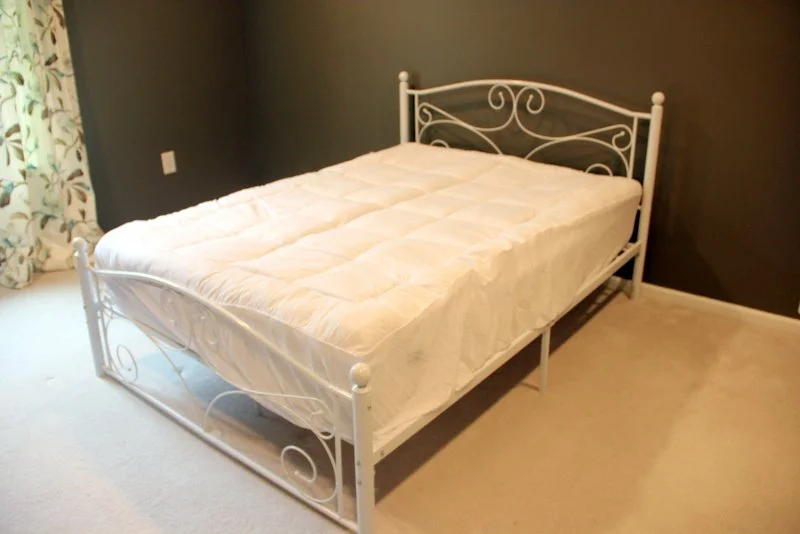 Full Size Bed & Mattress Set