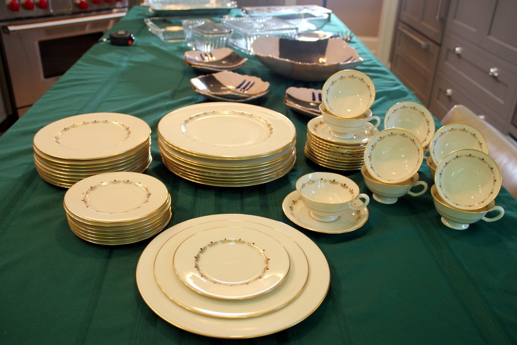 50 pcs. Lenox Romance