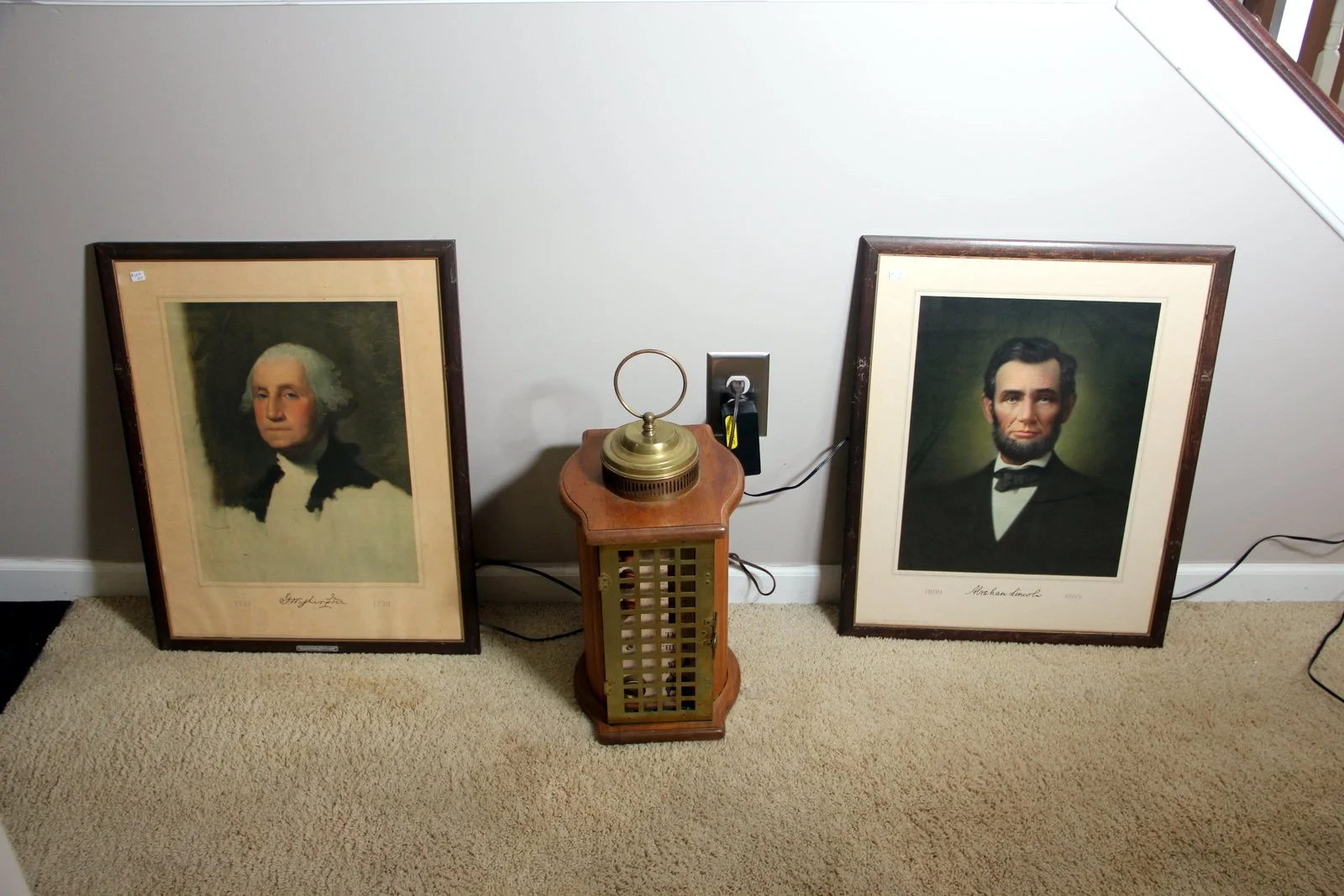 Large Lincoln & Washington Prints, Town Crier Lantern Style Radio