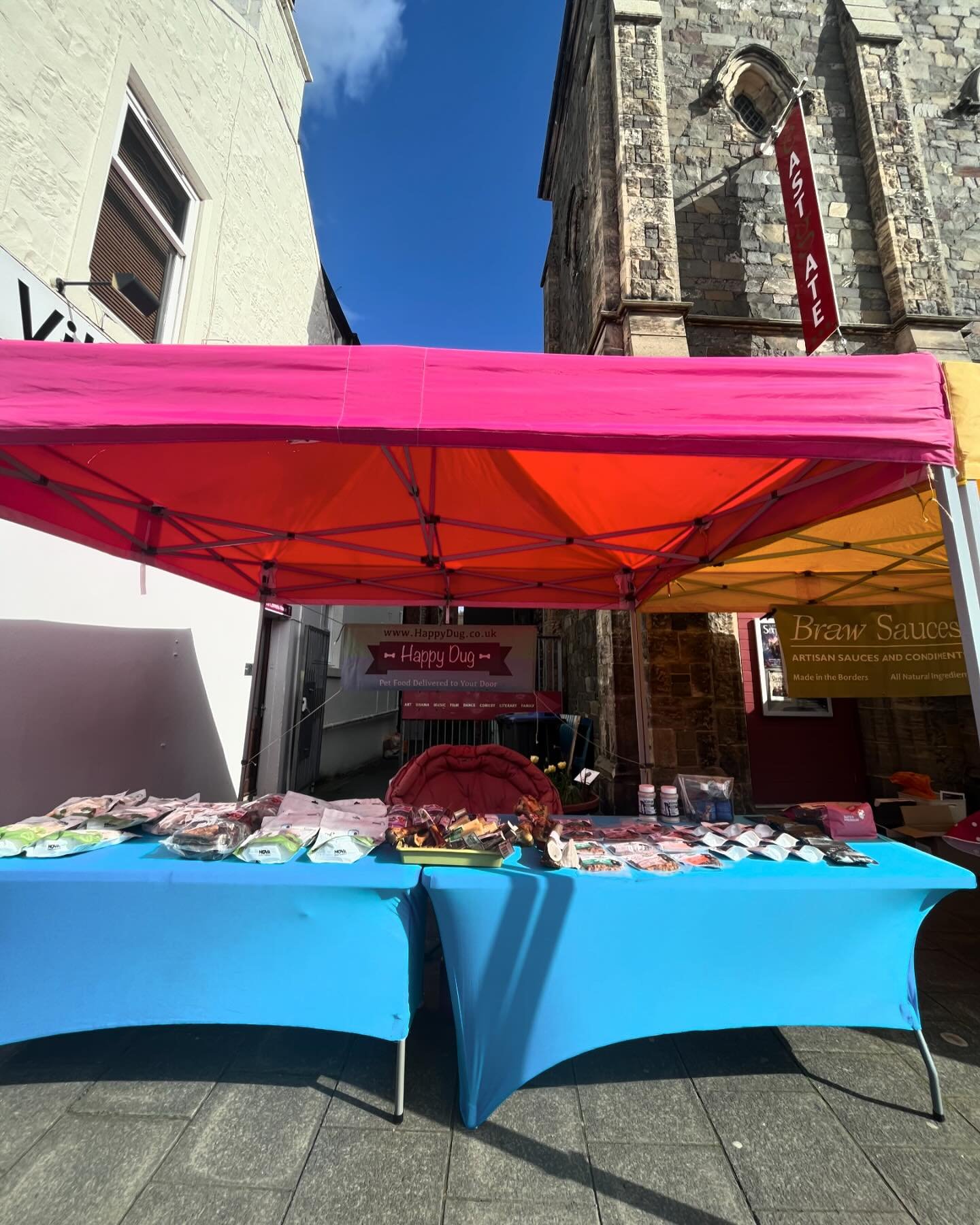 We are at the @peebles_market today until 15:00!! The sun is shining, great day for a lovely walk to see us 😎🐾🐾#market #peebles #saturday #sunshine #dog #dogs #saturdaymarket #visitpeebles