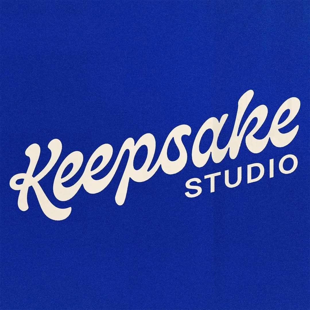 Sinuous script logotype by @will_dove_ for @keepsake_studio

#goodtype #handlettering #letteringart #logotype #graphicdesigner