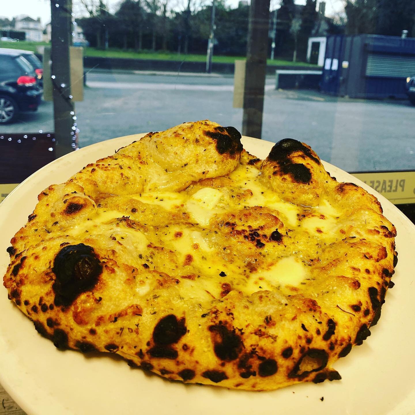 💐🌸💐Happy Mother&rsquo;s Day to all the Mom&rsquo;s out there!!! 💐🌸💐

📸 Wood Fired Garlic Sourdough Bread w/ Mozzerlla (double full size) 

#mothersday #woodfiredpizza #pizzanapoletana #pizza #neapolitanpizza #dublinpizza #dublinfood #dublinfoo