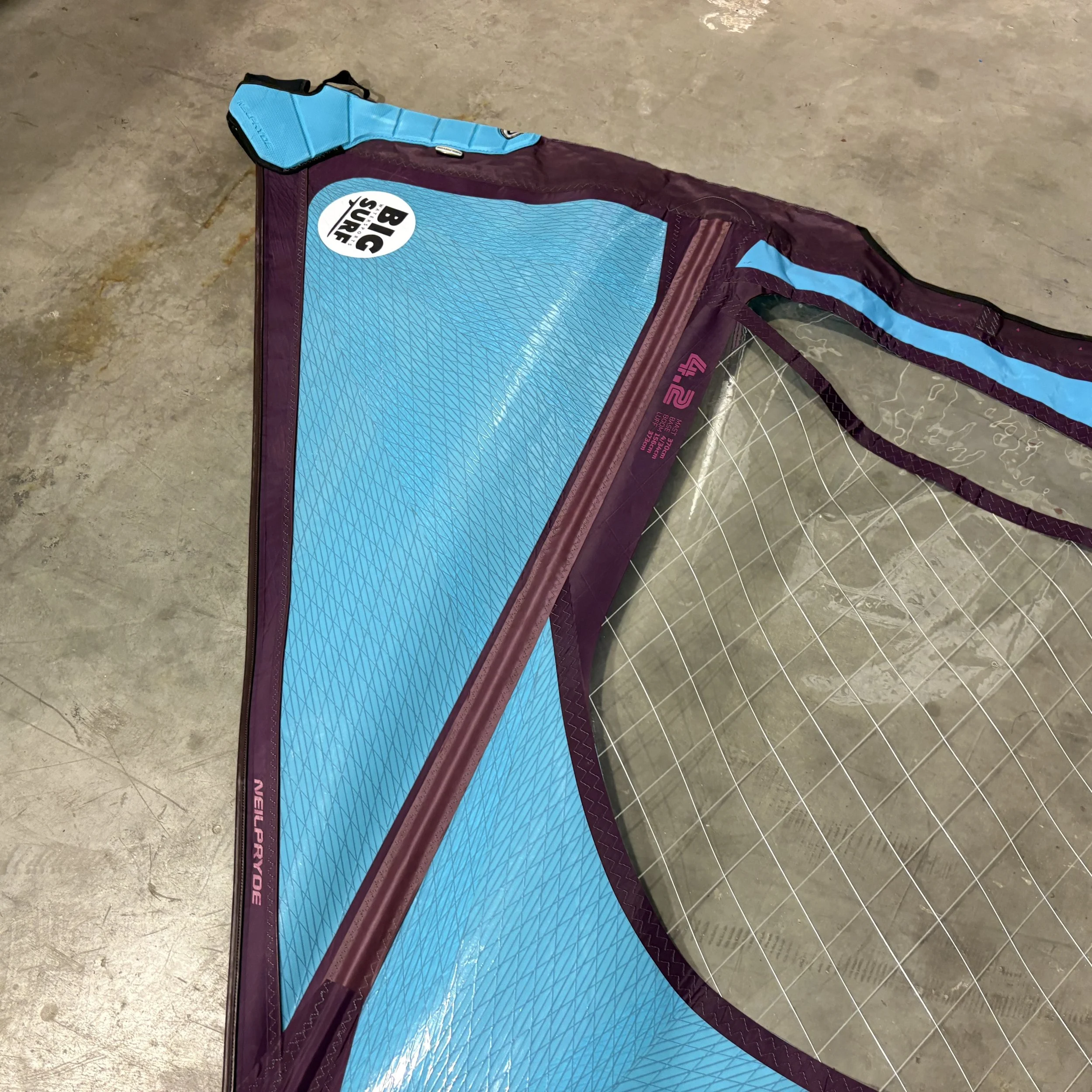 USED Neilpryde Zone 4.2m at Bigsurf Windsurf Shop15.JPG