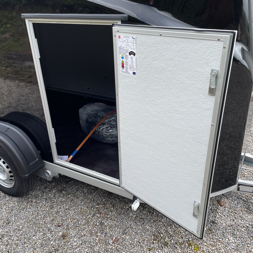 Debon Cargo 1300 Trailer at Bigsurf 20.jpeg