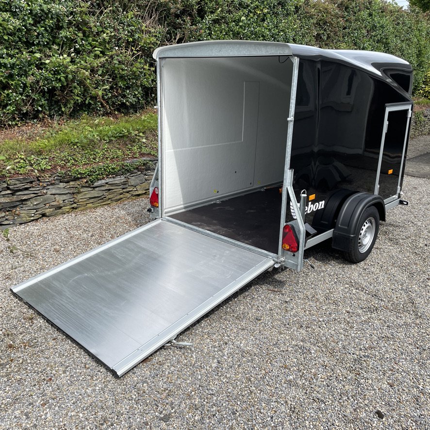 Debon Cargo 1300 Trailer at Bigsurf 28.jpeg