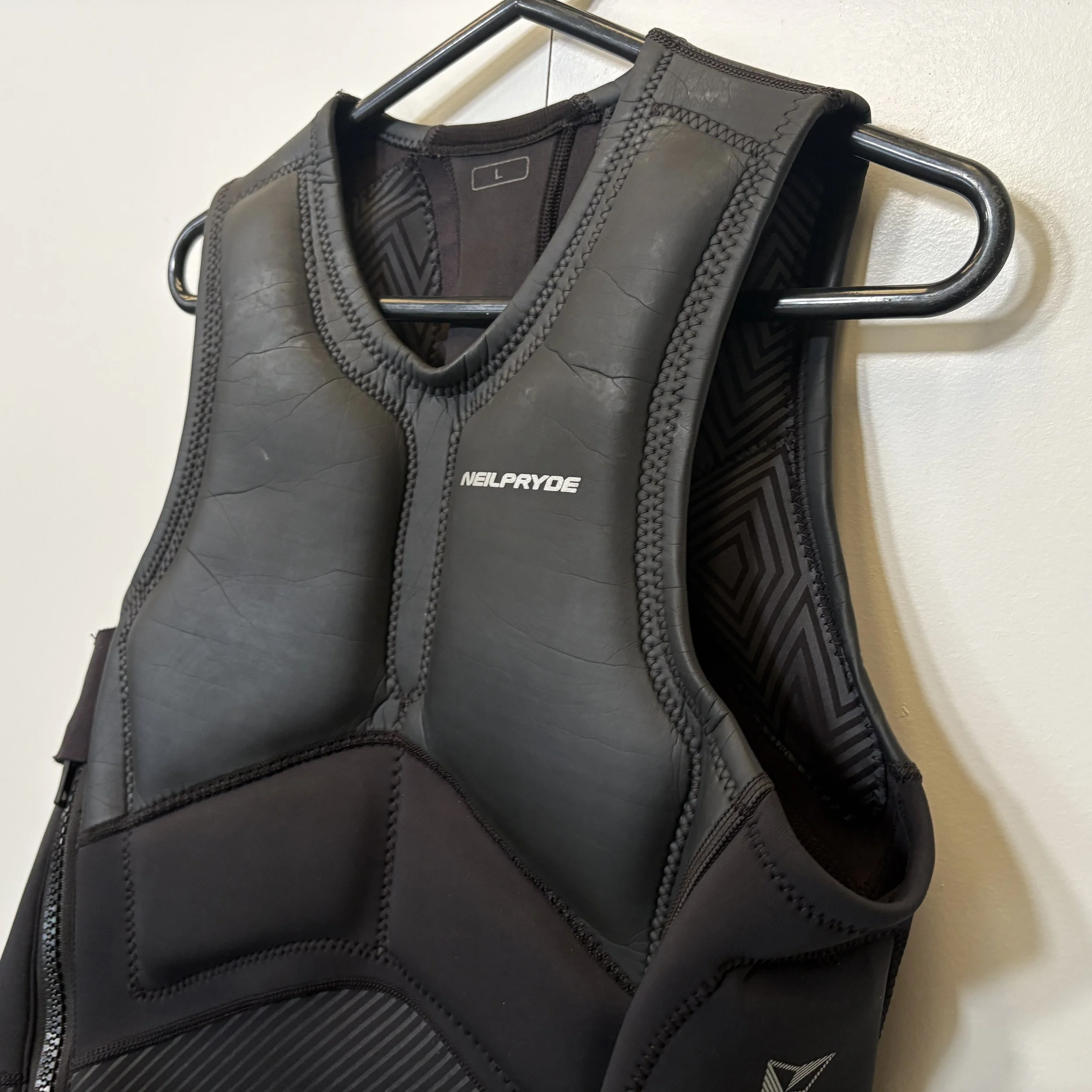 Neilpryde Combat Impact Vest Large at Bigsurf 2.JPG
