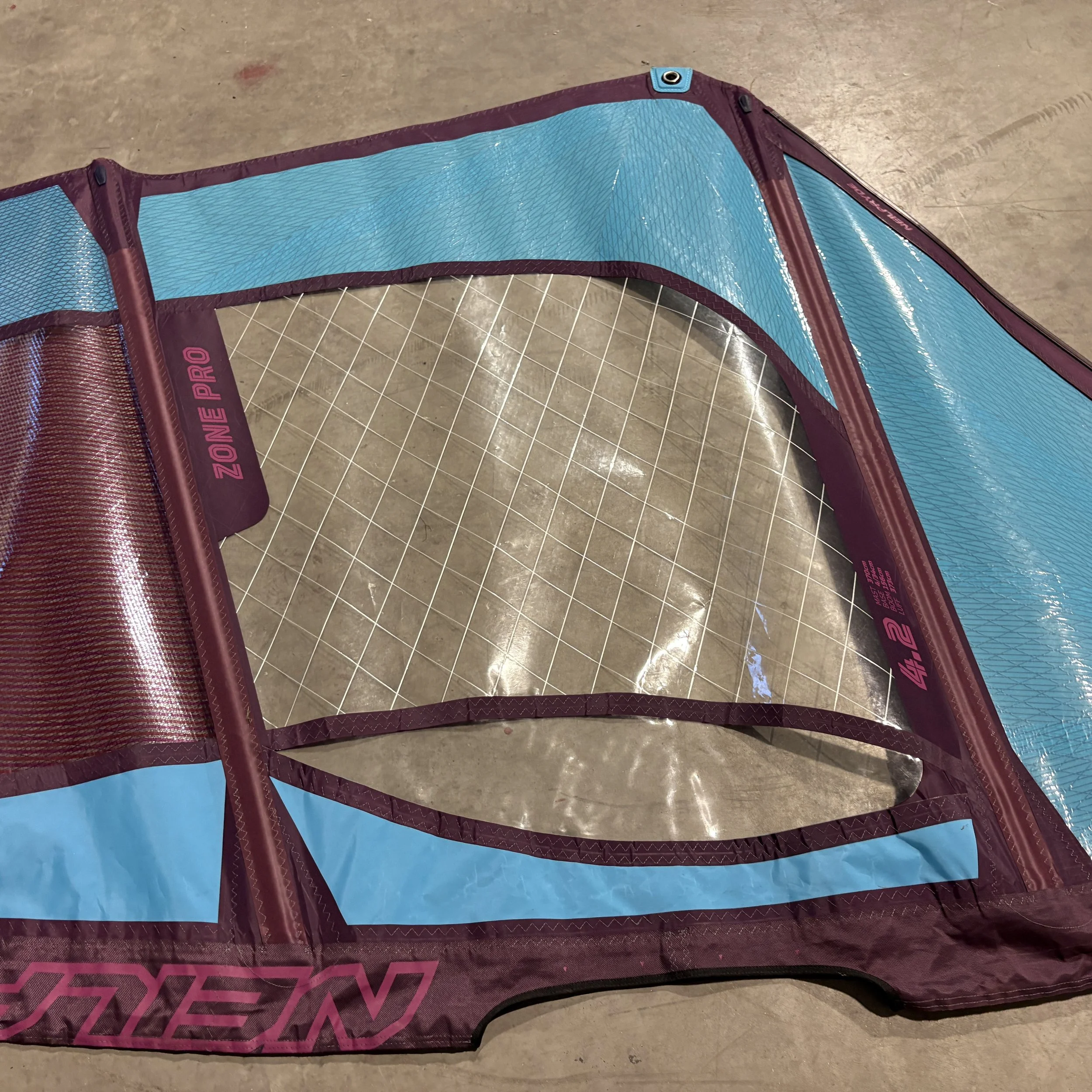 USED Neilpryde Zone 4.2m at Bigsurf Windsurf Shop8.JPG