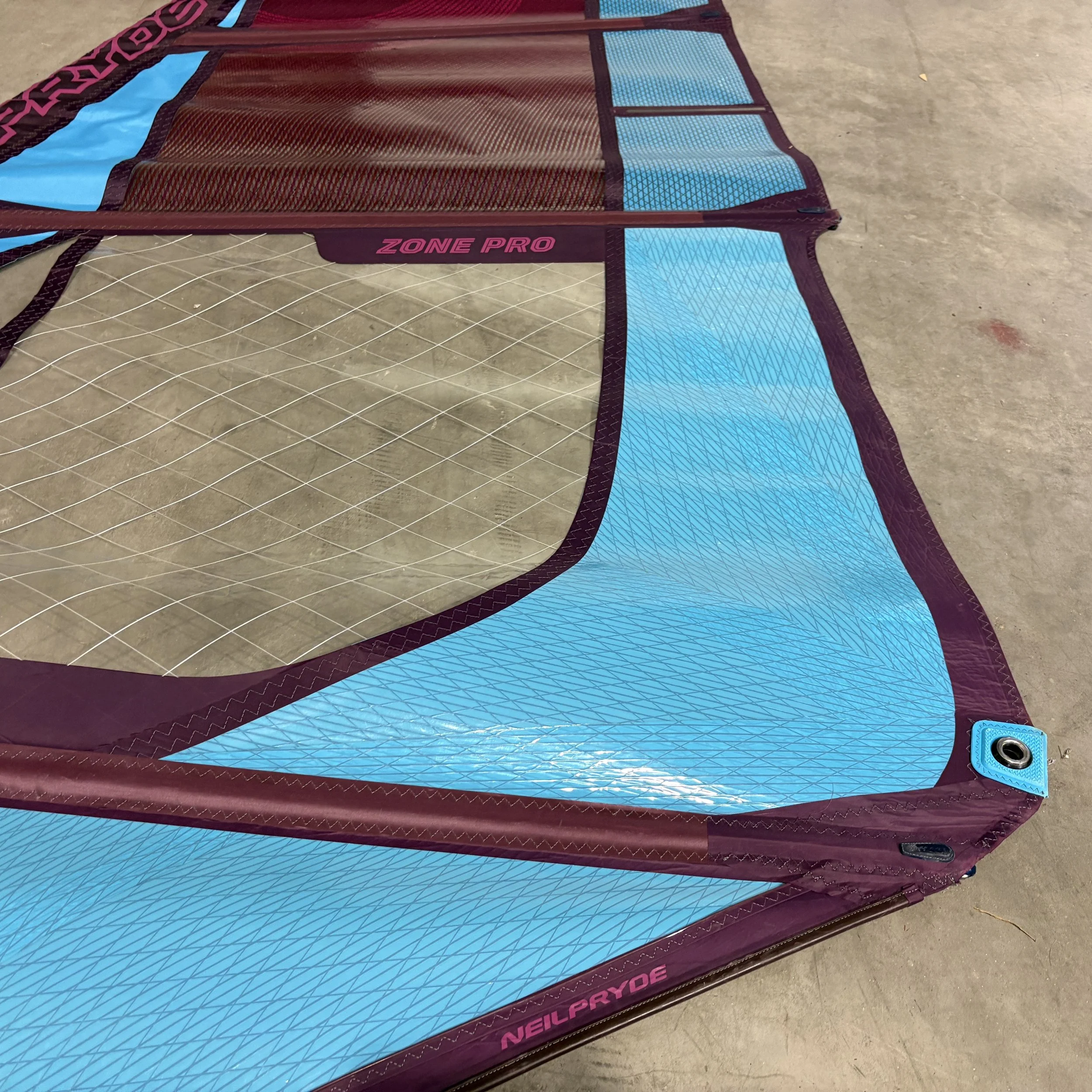 USED Neilpryde Zone 4.2m at Bigsurf Windsurf Shop13.JPG