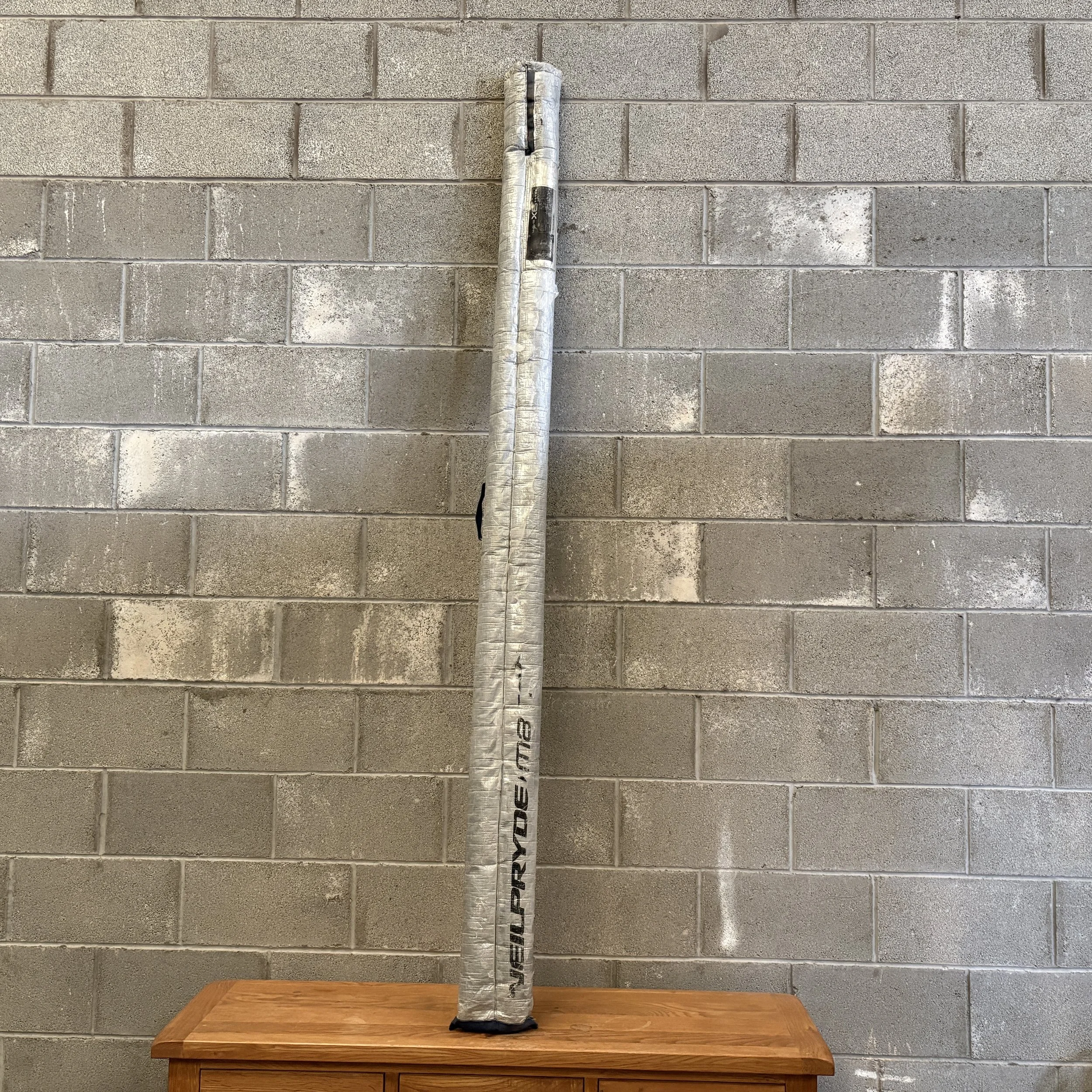 Loft 430cm RDM Mast at Bigsurf windsurf shop 1.JPG