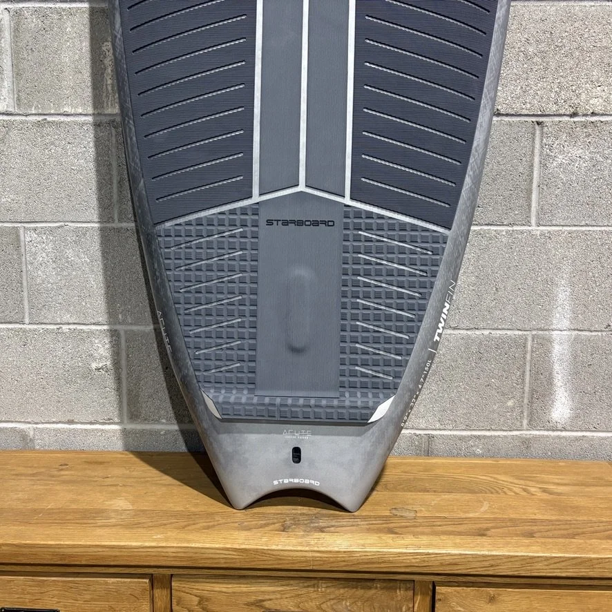 Starboard SUP TwinFin Acute Carbon 8-9 x 32 at Bigsurf SUP Shop 21.jpeg