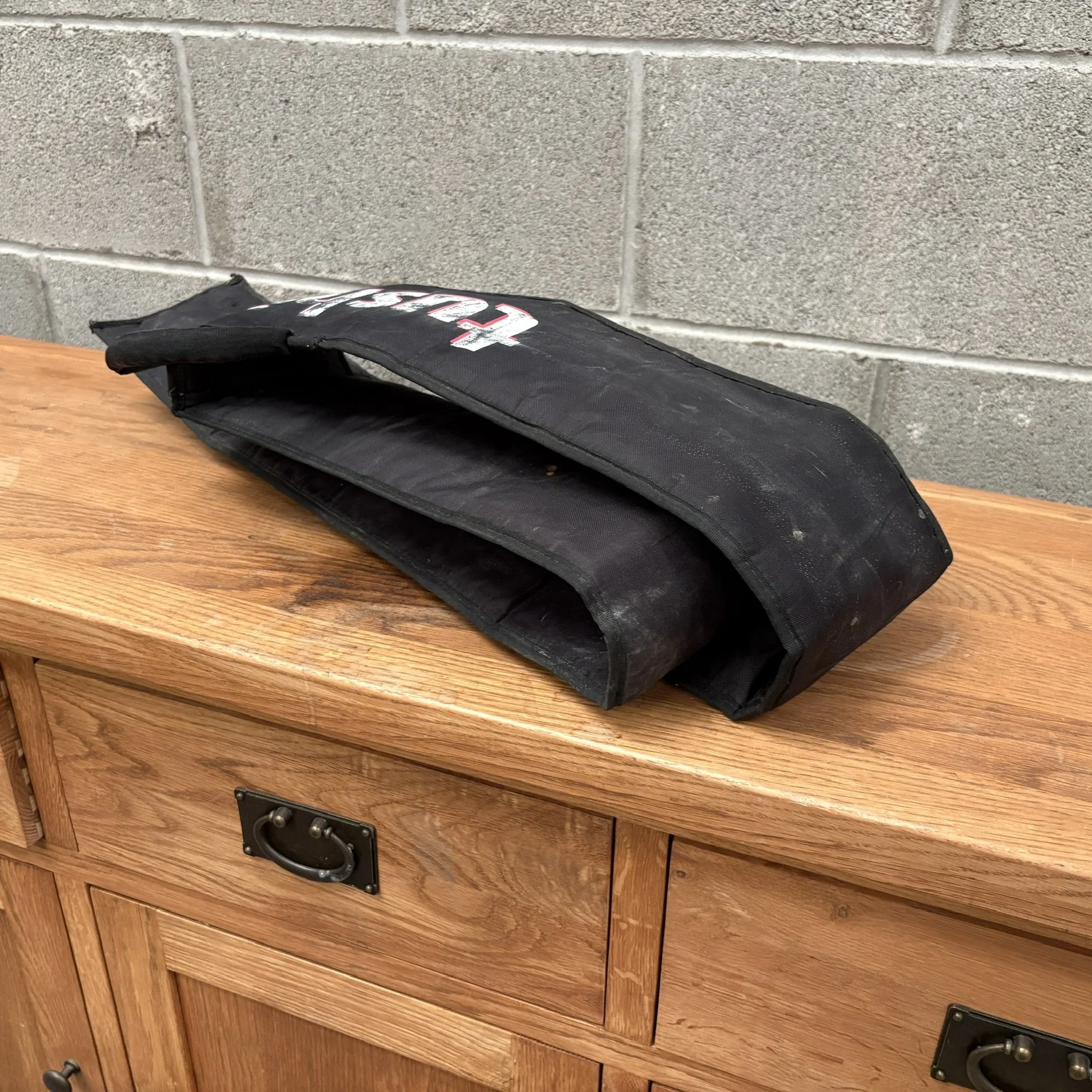 Tushingham Mast Bag at Bigsurf Windsurf Shop 2.jpeg