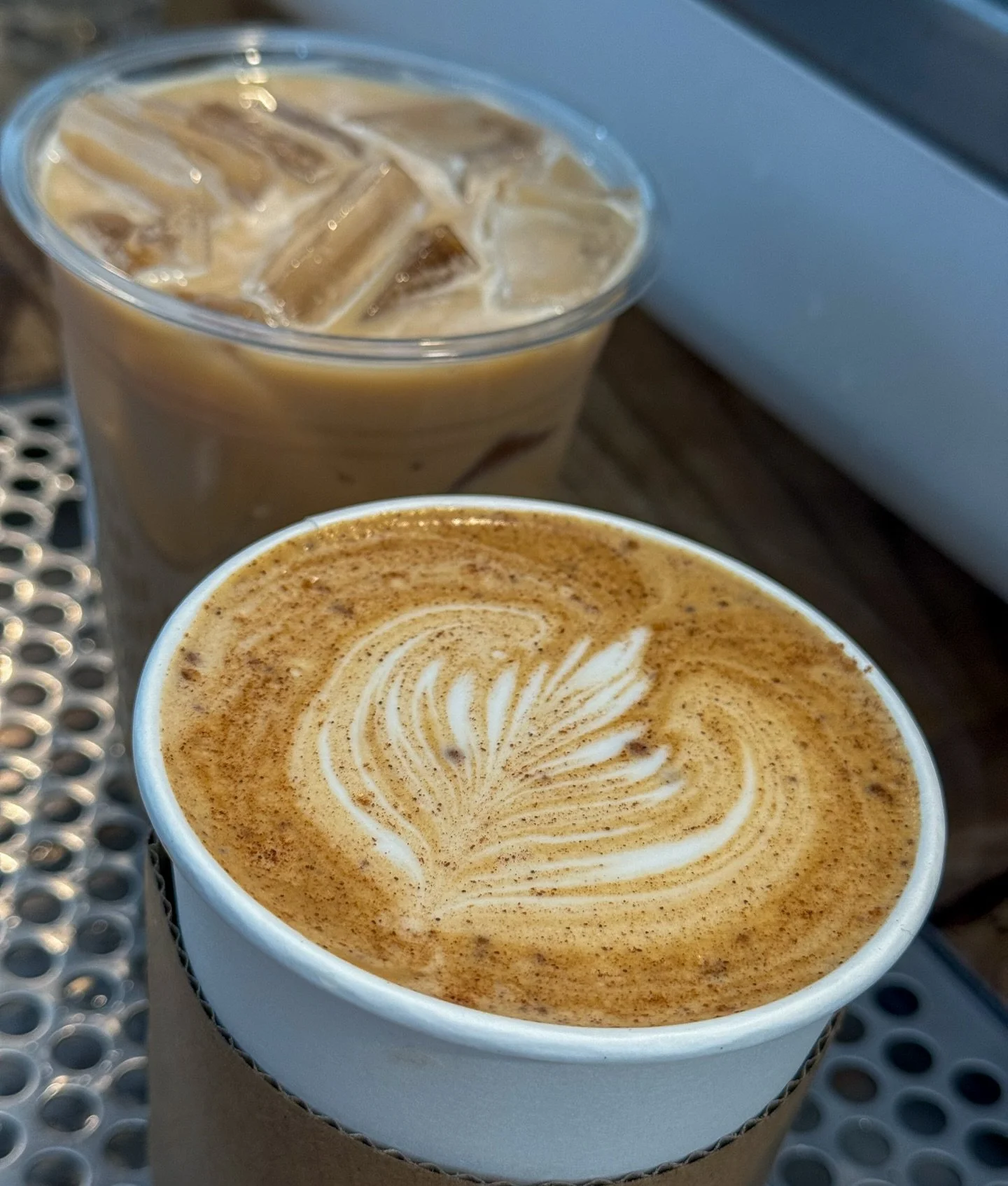 Happy Thursday! ☕️😌 See you soon for a seasonal latte&hellip;