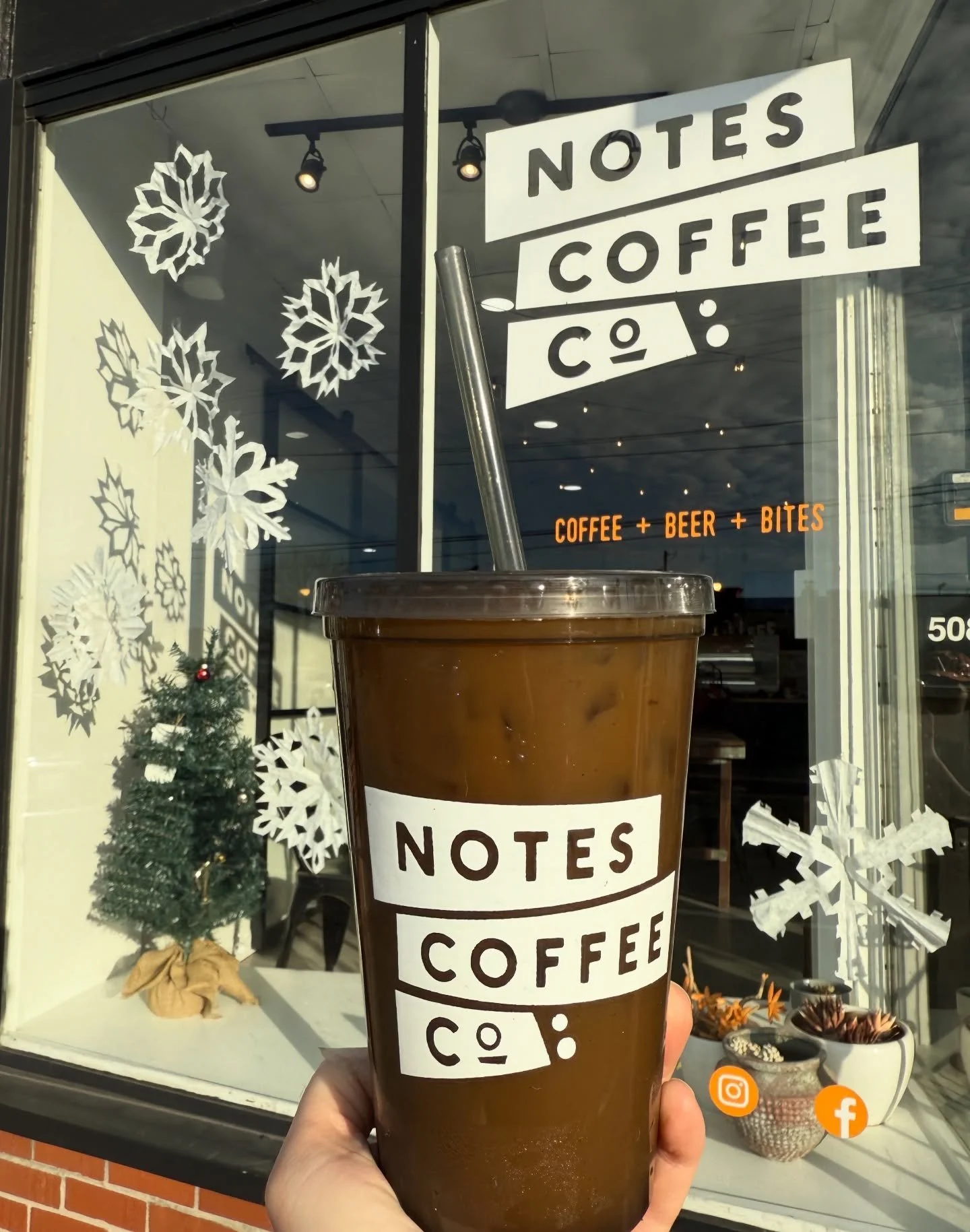 Happy Wednesday! ❄️
A Notes Cup seems like the perfect gift for the holidays, doesn&rsquo;t it? Stop by and see our new merch collection in the shop!