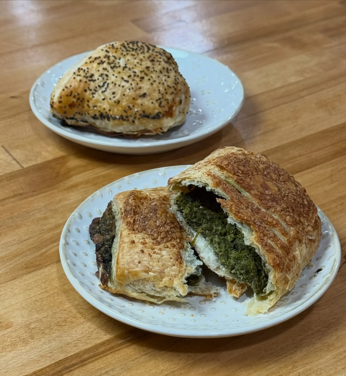 Happy Saturday! 🤩
Today we have two delicious savory pastries from @navadbakers 
Try the mushroom &amp; onion bureka or the spinach &amp; feta bureka!
