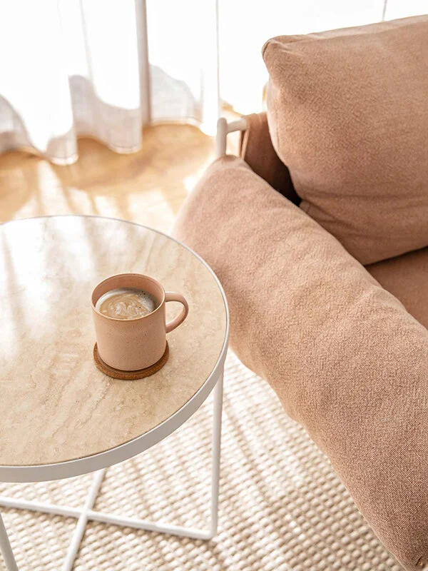 Warm minimal living room - get the look!