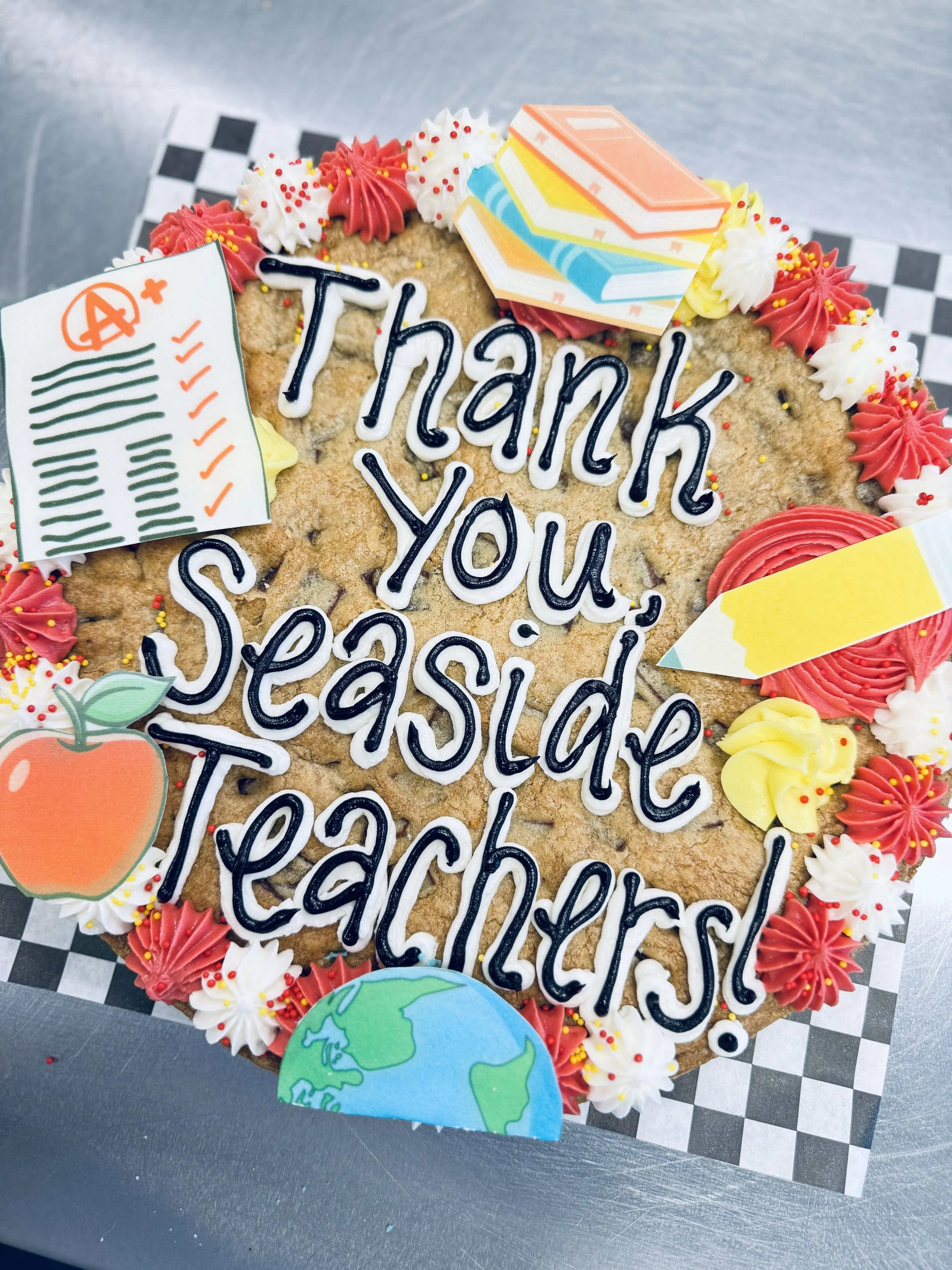 PREMIUM 10 IN. COOKIE CAKE