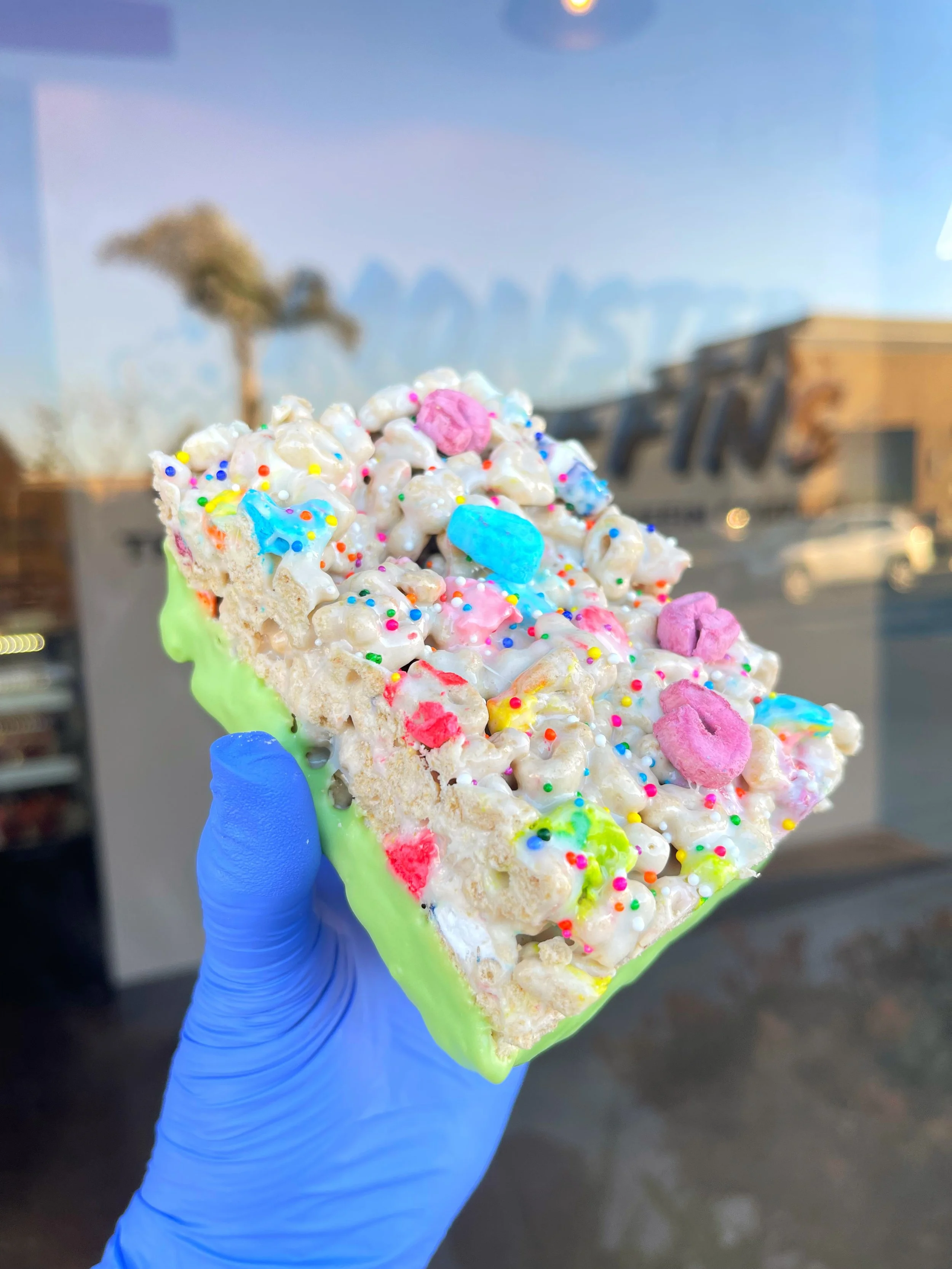LUCKY CHARMS RICE KRISPIE TREAT