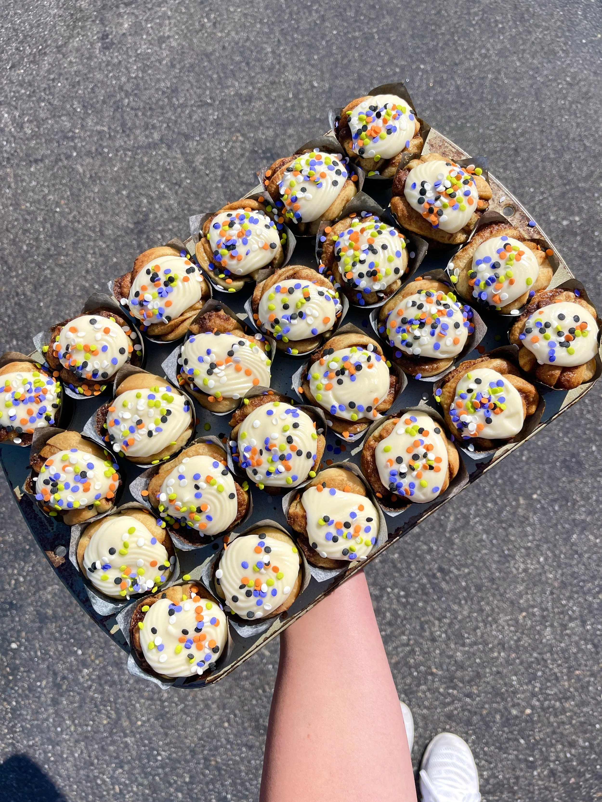 HALLOWEEN BABY BUNS (2 DZN)