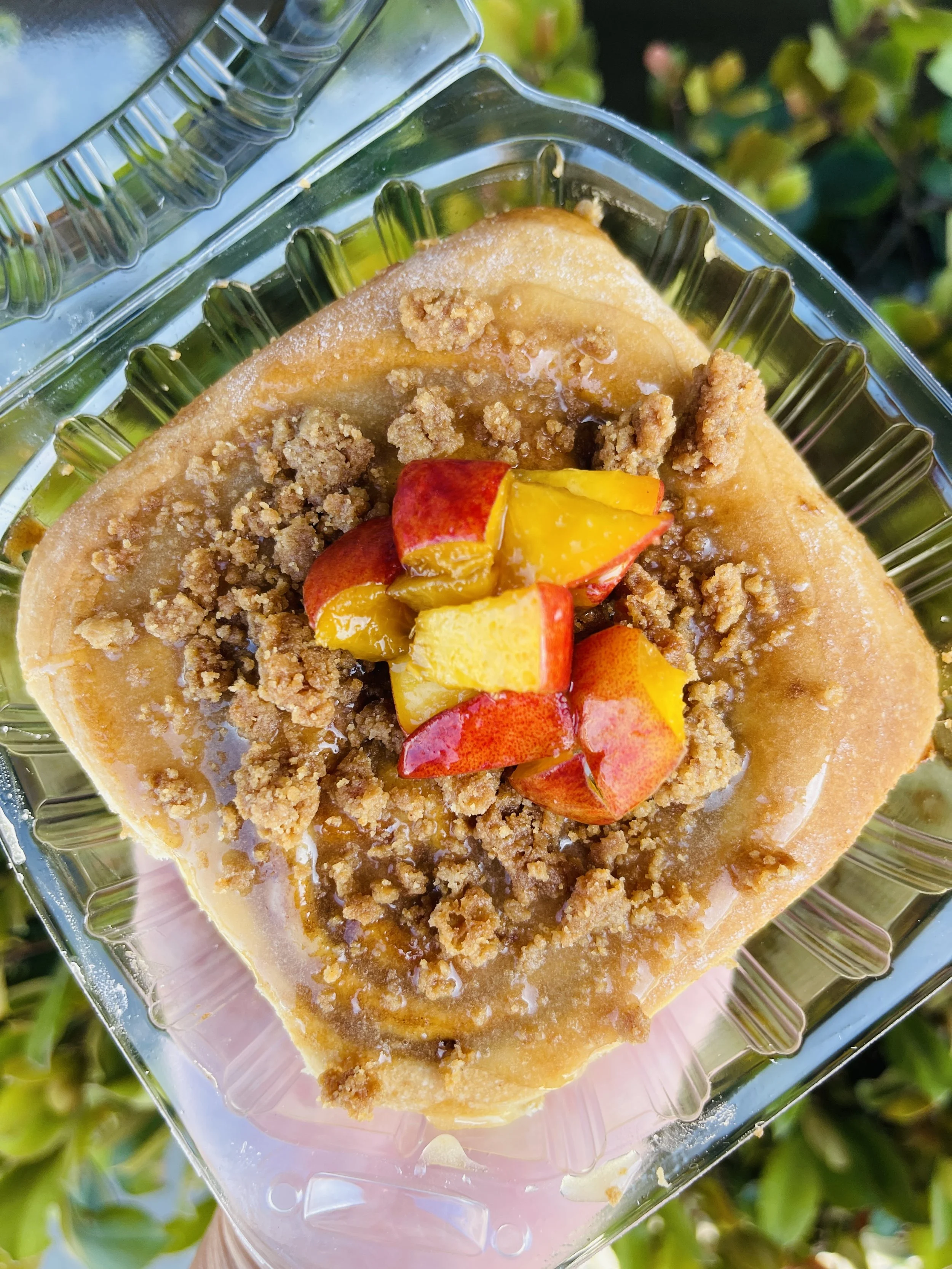 PEACH CRUMBLE CINNAMON ROLLS