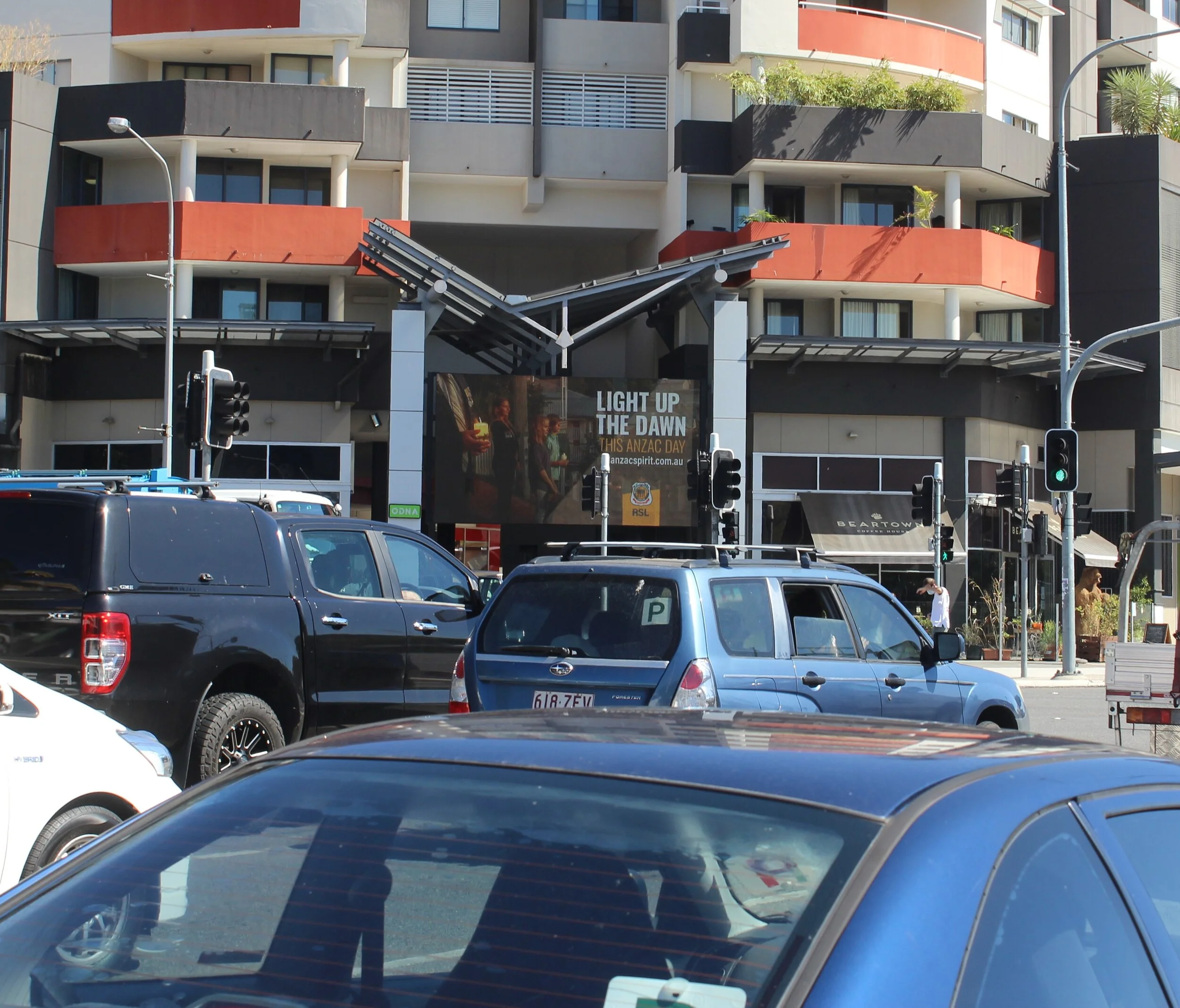 Outdoor industry amplifies 'Light up the dawn' with RSL