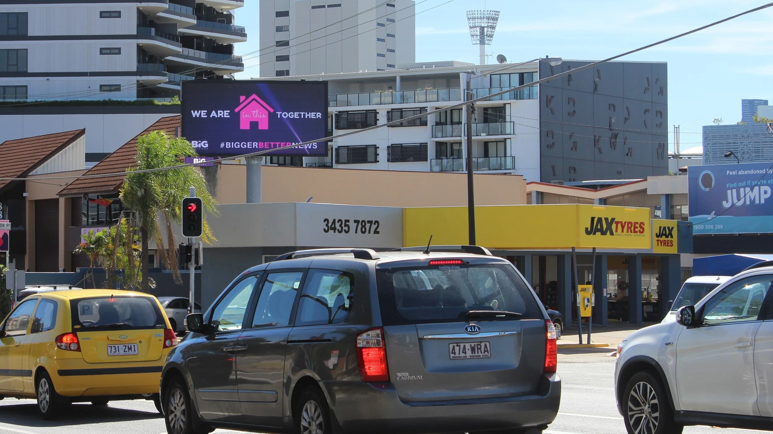 #BiggerBetterNews Good news on Woolloongabba digital billboard