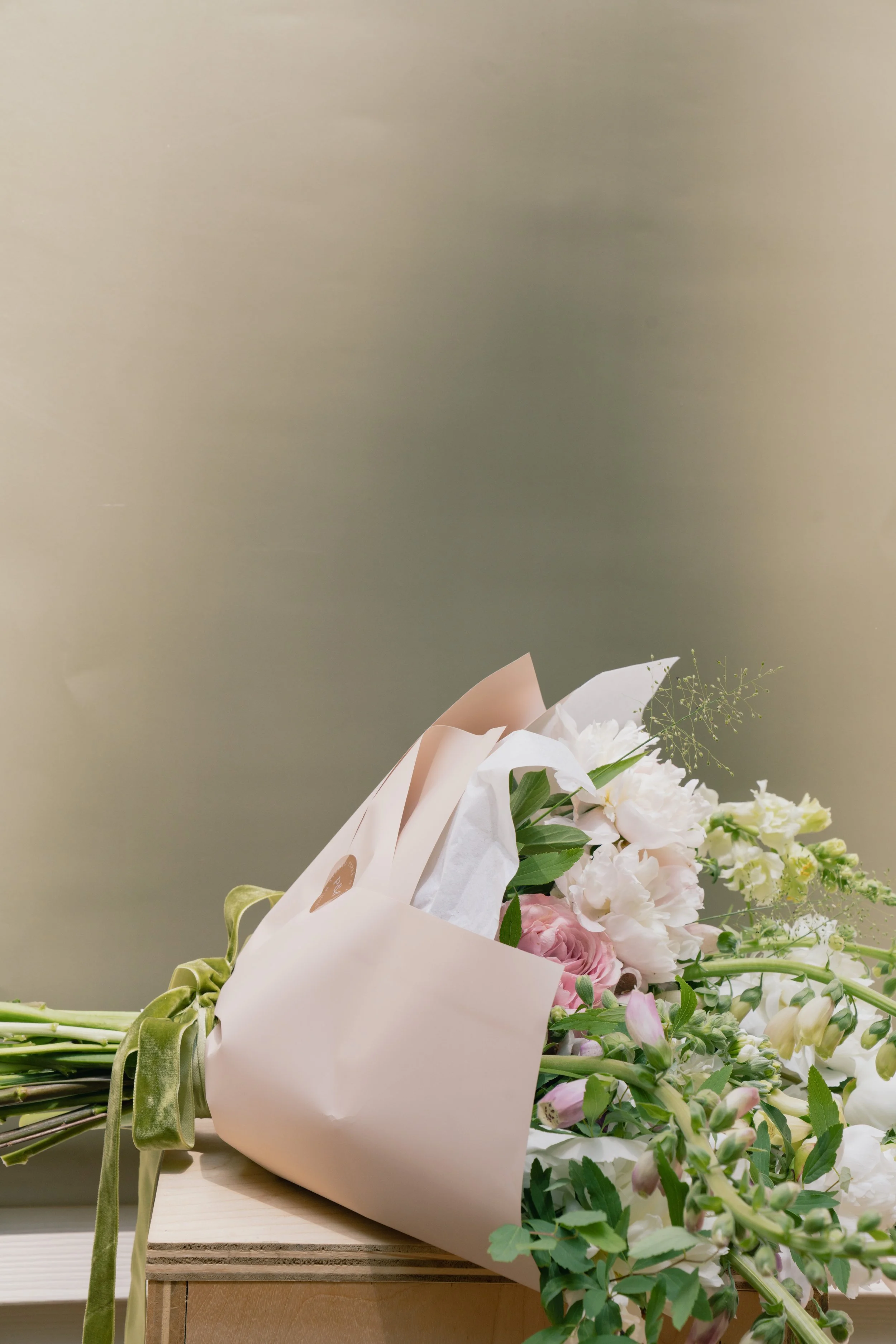 For Mothers | Paper-Wrapped Bouquet
