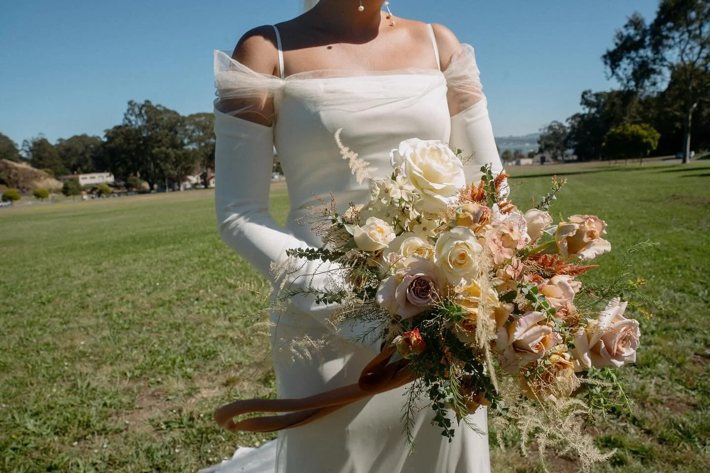 Throw back to one of my favorite bouquets. 

It was a perfect combo of textural elements mixed with romantic garden roses from our farm, finished with a flowing silk ribbon. 

Photographer @shotxdev 
Location @cavallopointweddings 
Planning @eventsby