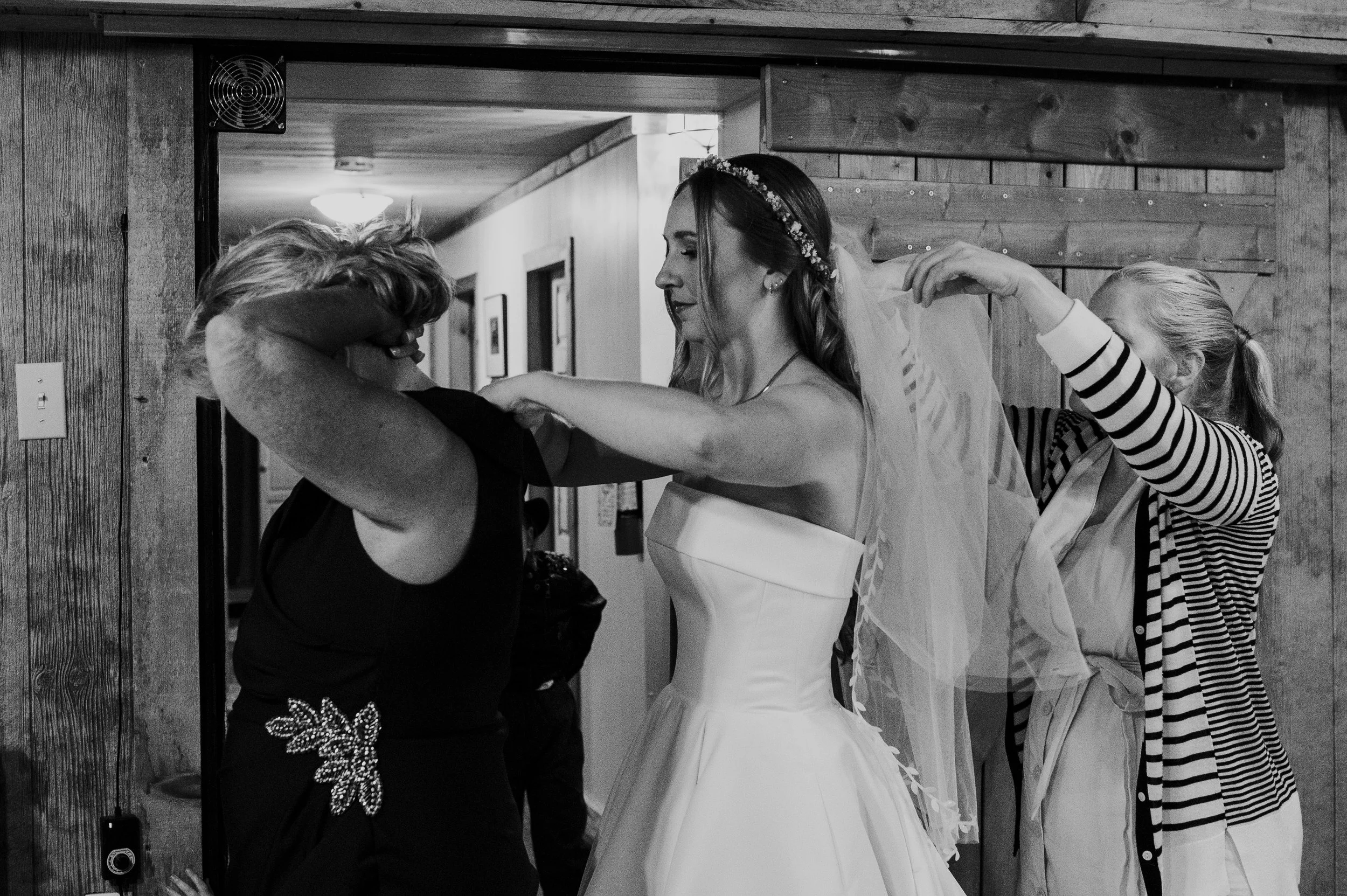 T_L_ Wedding Day-56.jpg