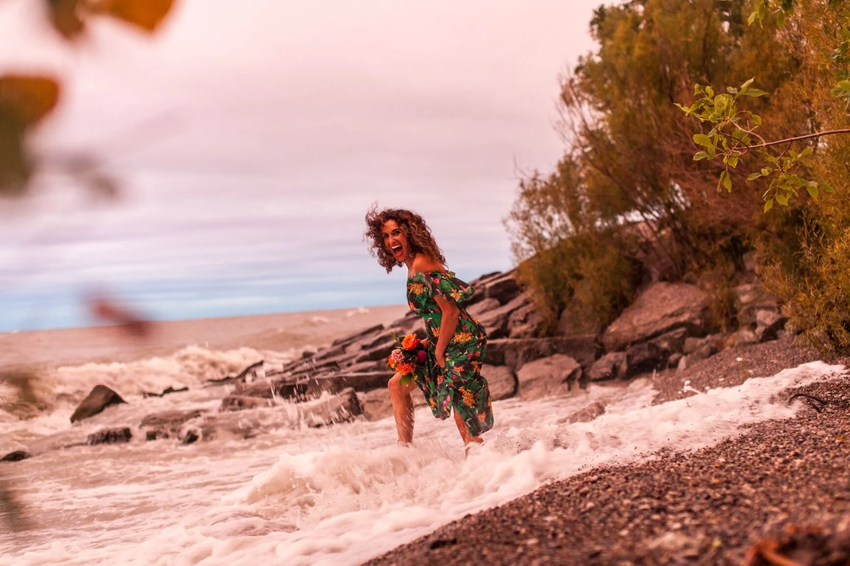 Cantautora Mexicano-Canadiense  Amanda Martinez  Lanza Nuevo Sencillo &amp; Video  "Estaba Cayendo" 