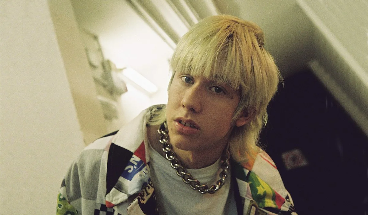 Rojuu presenta su nuevo sencillo “Tus ojos olvidaron llorar”