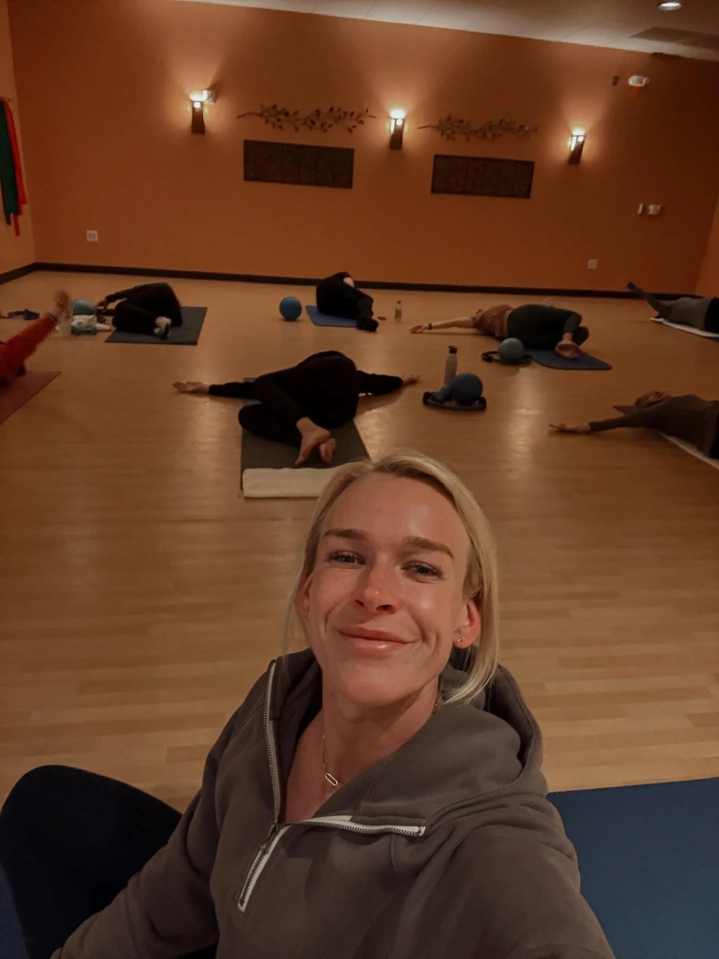 Tuesday nights are IT ✨ 

Thank you to all my students for being so amazing, truly working so hard, and for coming back week in and week out. You are the reason I love my job! 💕 

#pilates #denverpilatesinstructor #pilatesinstructor
